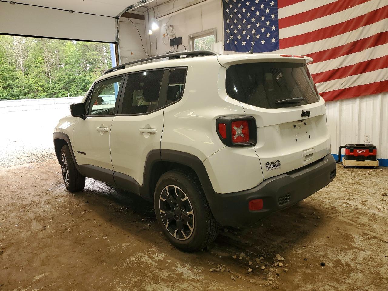 2023 Jeep Renegade Latitude Белый vin: ZACNJDB17PPP45023