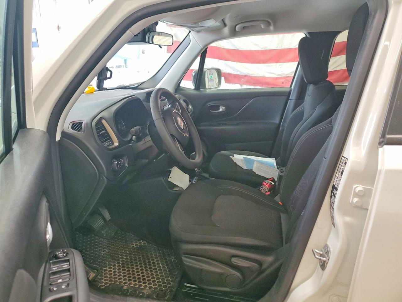 2023 Jeep Renegade Latitude Белый vin: ZACNJDB17PPP45023