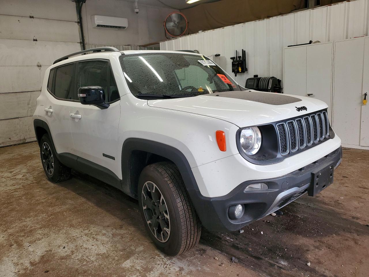 2023 Jeep Renegade Latitude Белый vin: ZACNJDB17PPP45023