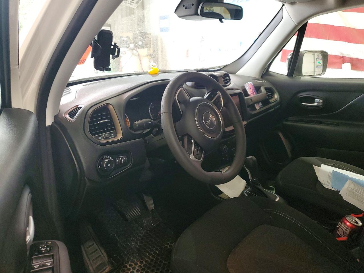 2023 Jeep Renegade Latitude Белый vin: ZACNJDB17PPP45023