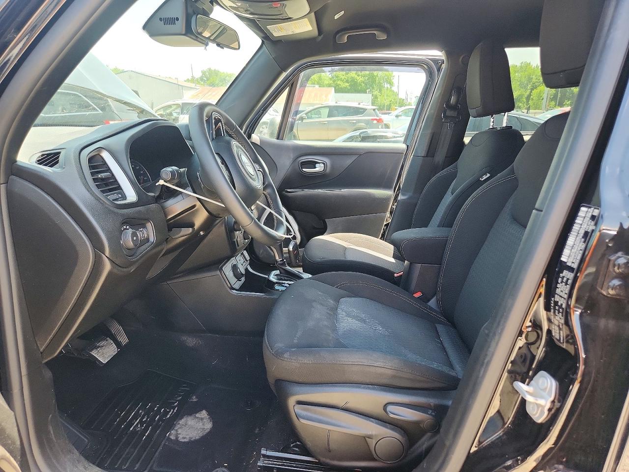 2021 Jeep Renegade Latitude Черный vin: ZACNJDBB1MPM64100
