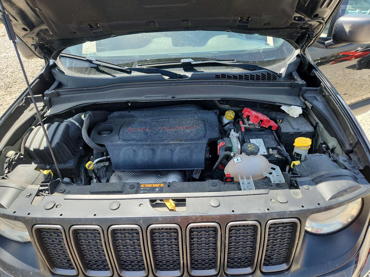 2021 Jeep Renegade Latitude Черный vin: ZACNJDBB1MPM64100