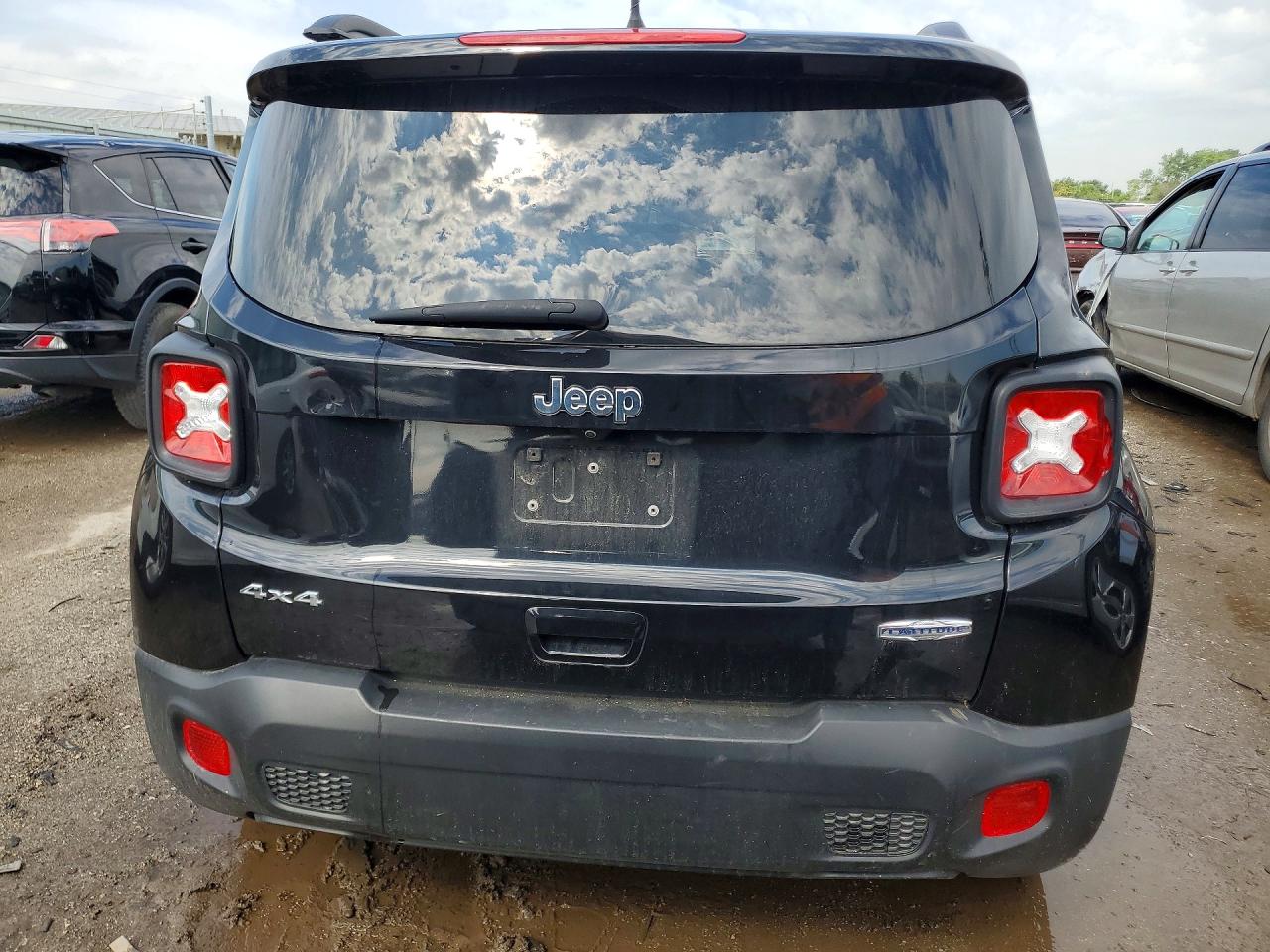 2021 Jeep Renegade Latitude Black vin: ZACNJDBB4MPN33832