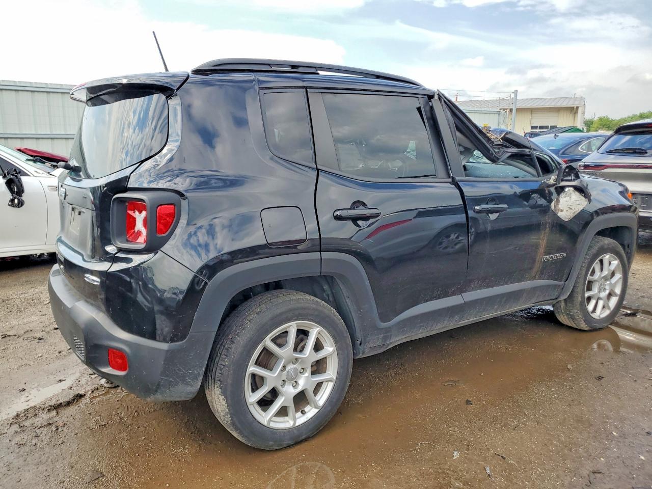 2021 Jeep Renegade Latitude Black vin: ZACNJDBB4MPN33832