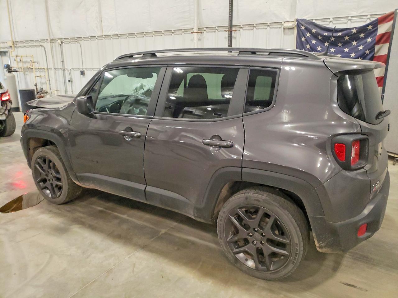 2021 Jeep Renegade Latitude Угольный vin: ZACNJDBB4MPN36990