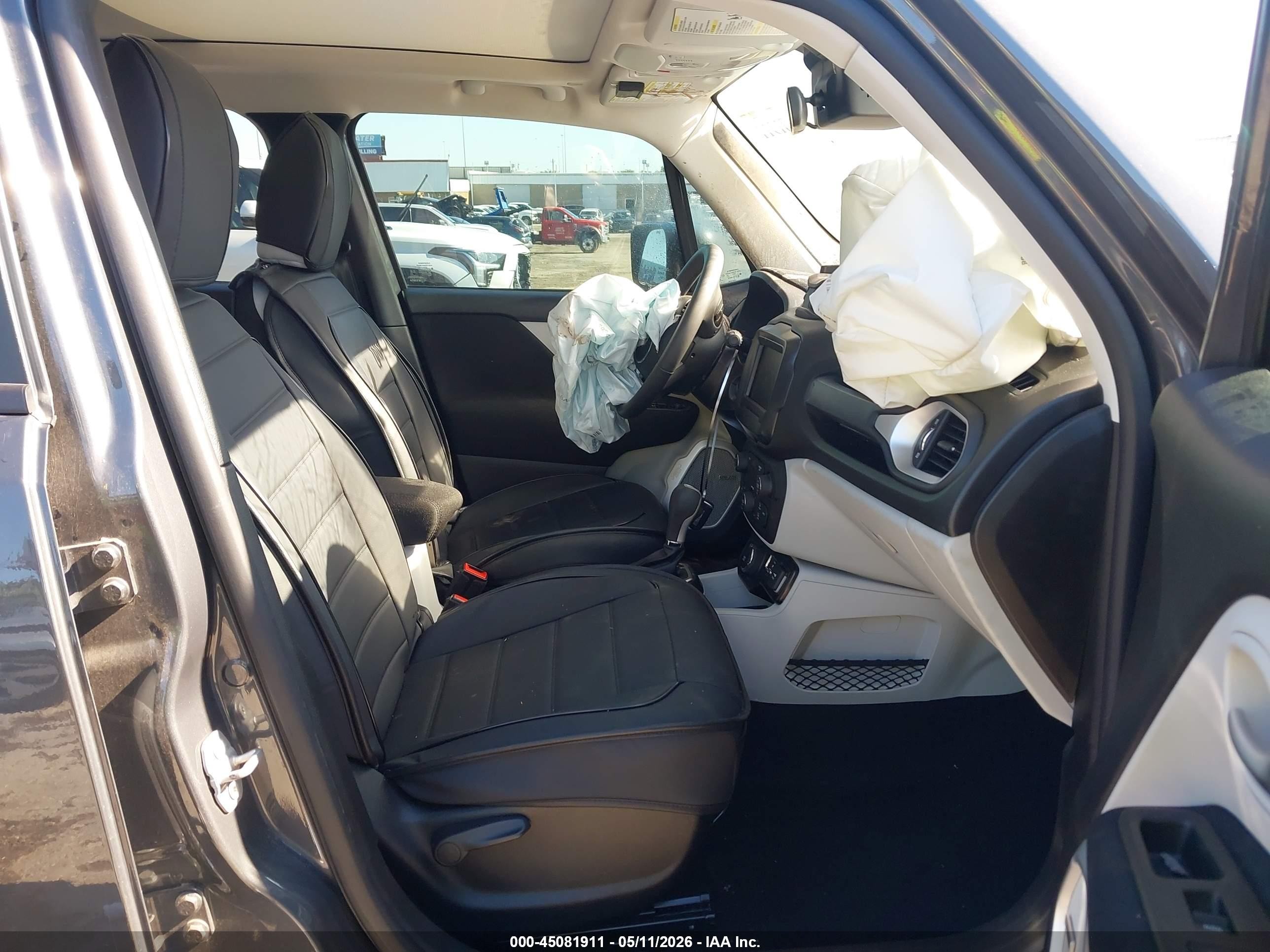 2021 Jeep Renegade Latitude 4x4 Серый vin: ZACNJDBB8MPN36605
