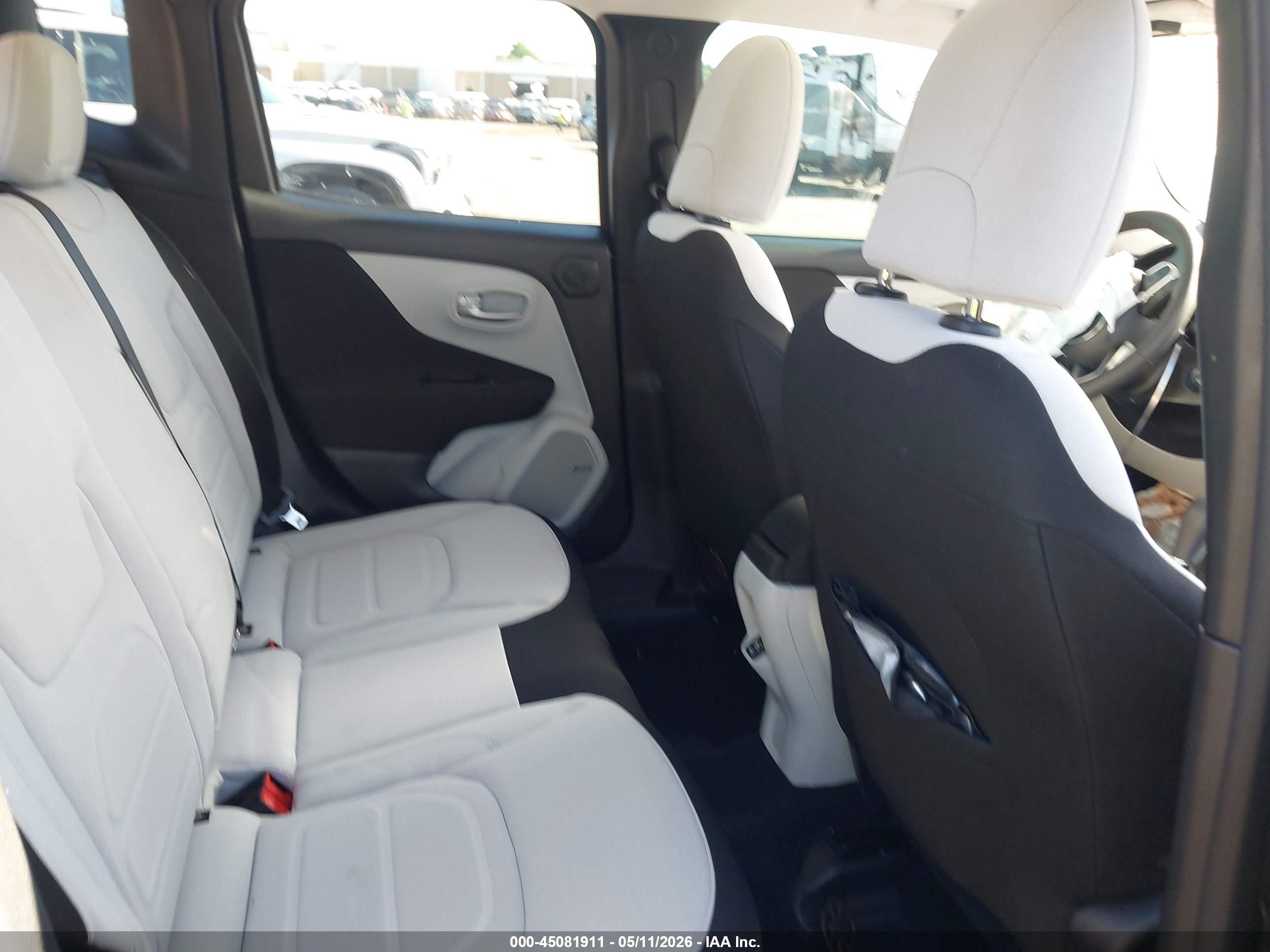 2021 Jeep Renegade Latitude 4x4 Серый vin: ZACNJDBB8MPN36605