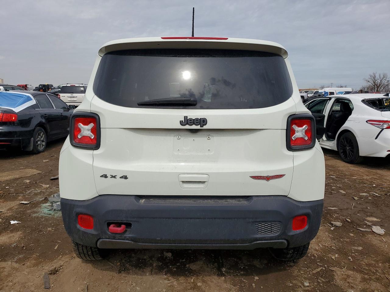 2022 Jeep Renegade Trailhawk White vin: ZACNJDC1XNPN79964