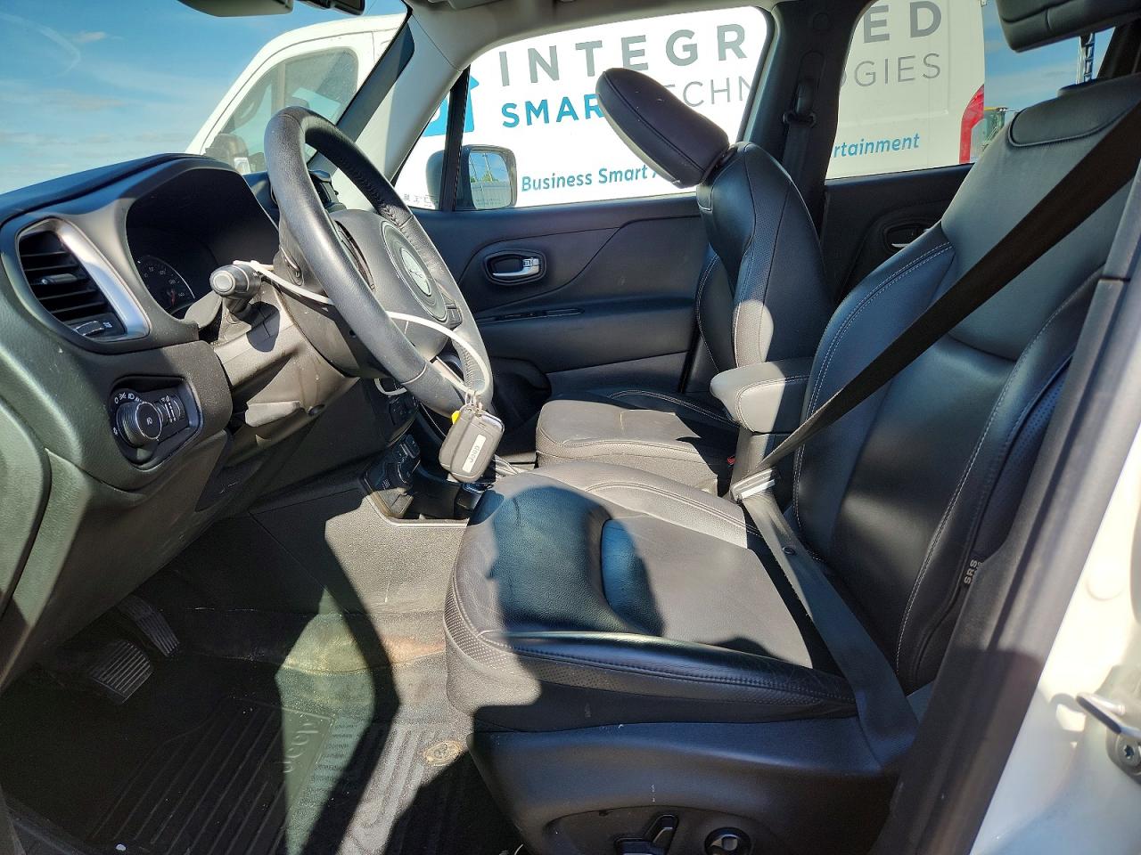 2021 Jeep Renegade Limited White vin: ZACNJDD13MPN32627