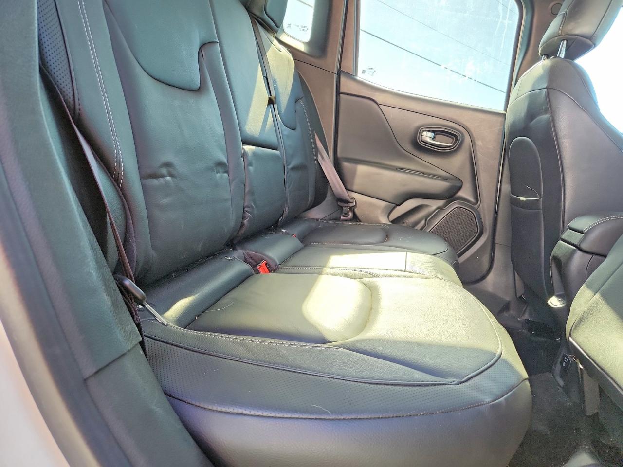 2021 Jeep Renegade Limited White vin: ZACNJDD13MPN32627