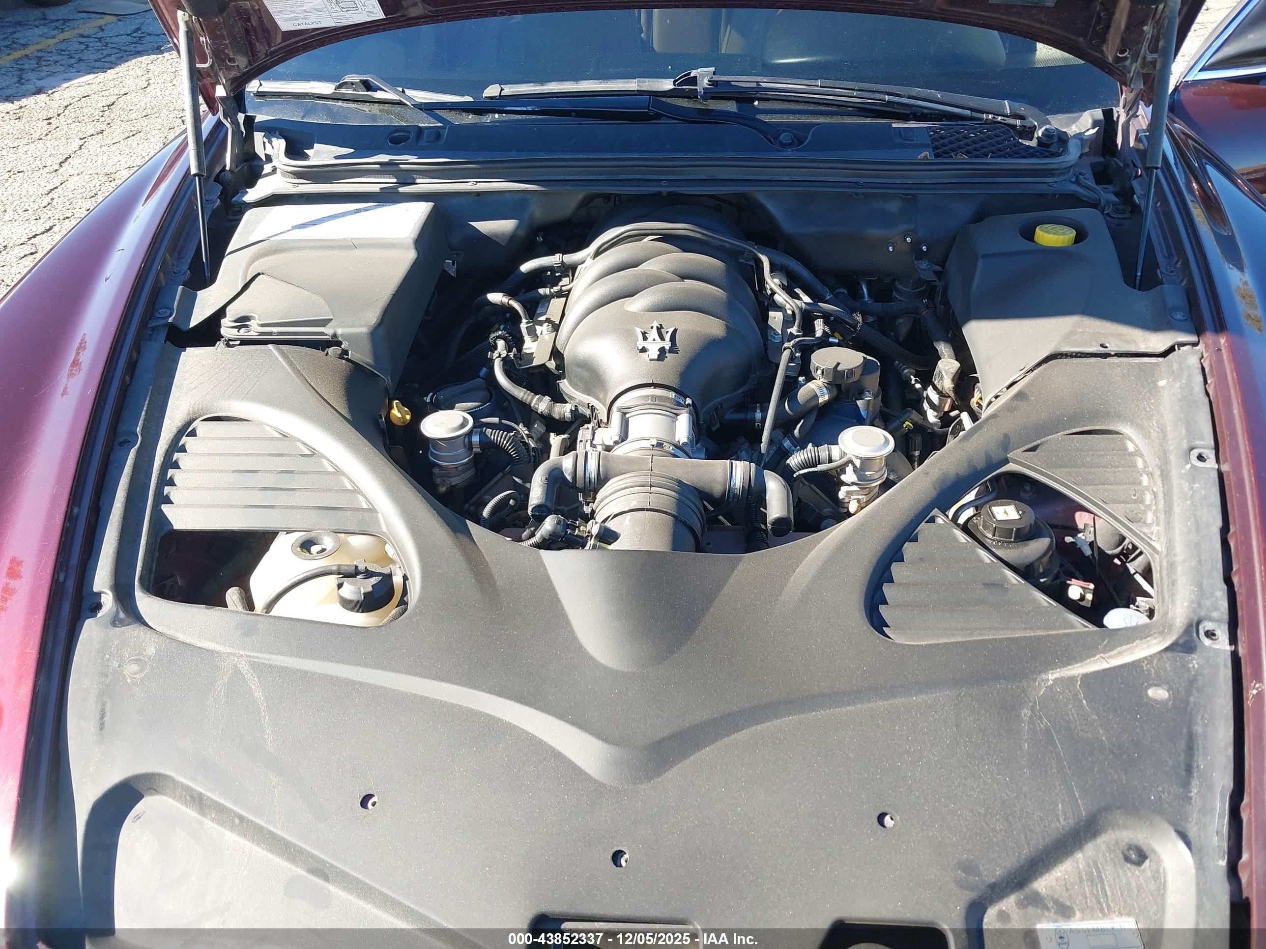 2010 Maserati Quattroporte   Бордовый vin: ZAM39FKA1A0050527