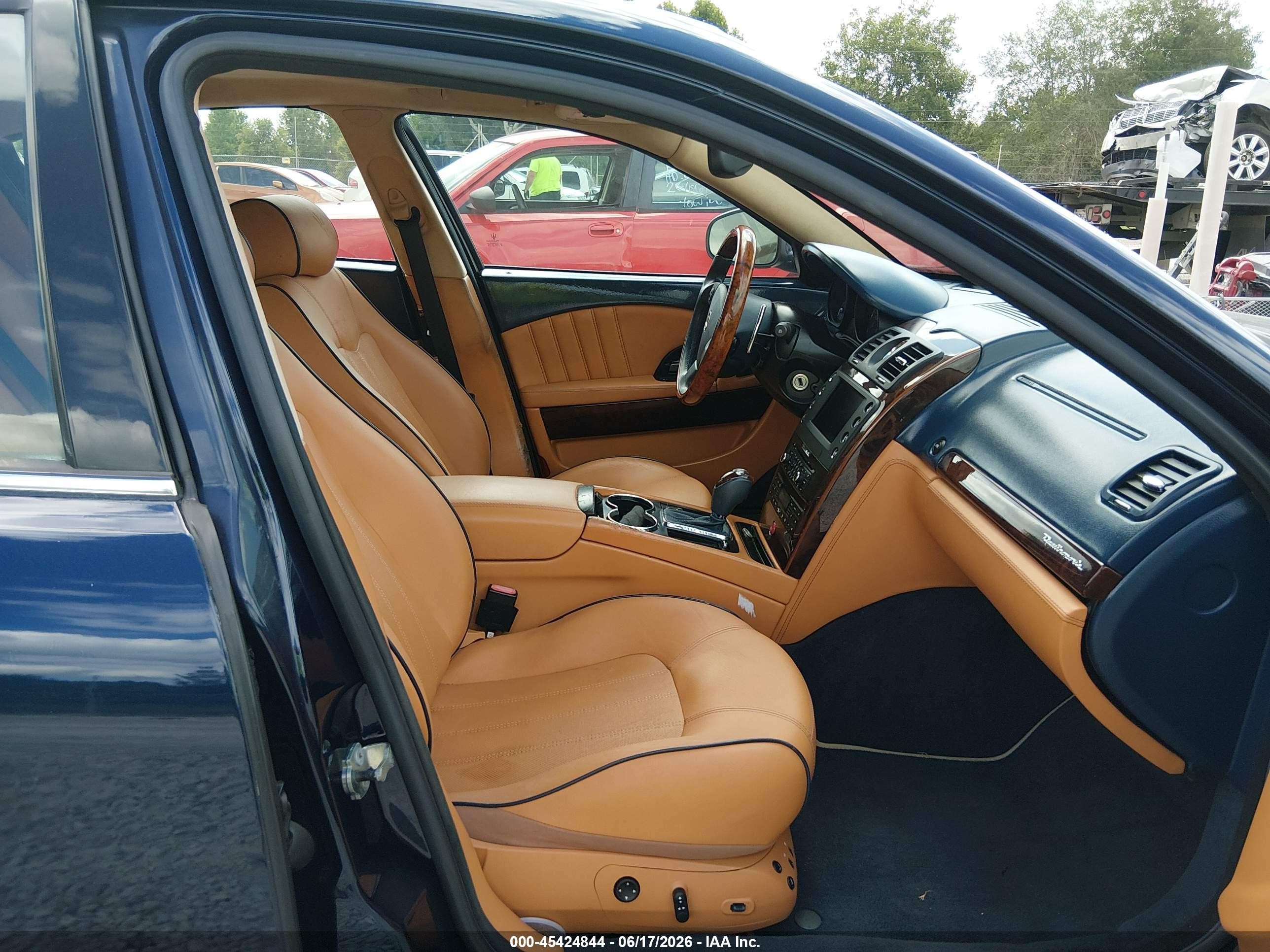 2011 Maserati Quattroporte Blue vin: ZAM39FKA380056248