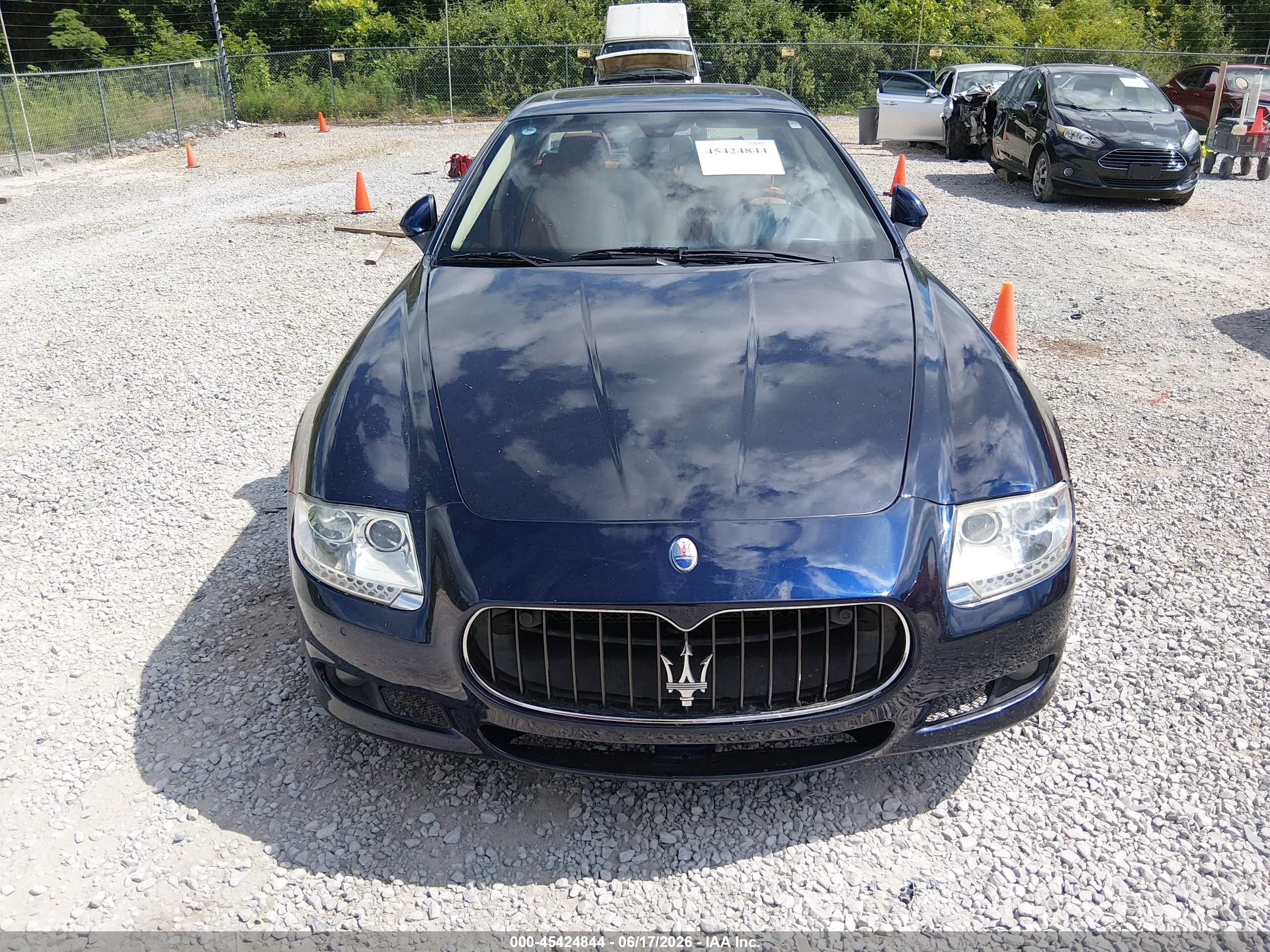 2011 Maserati Quattroporte Blue vin: ZAM39FKA380056248