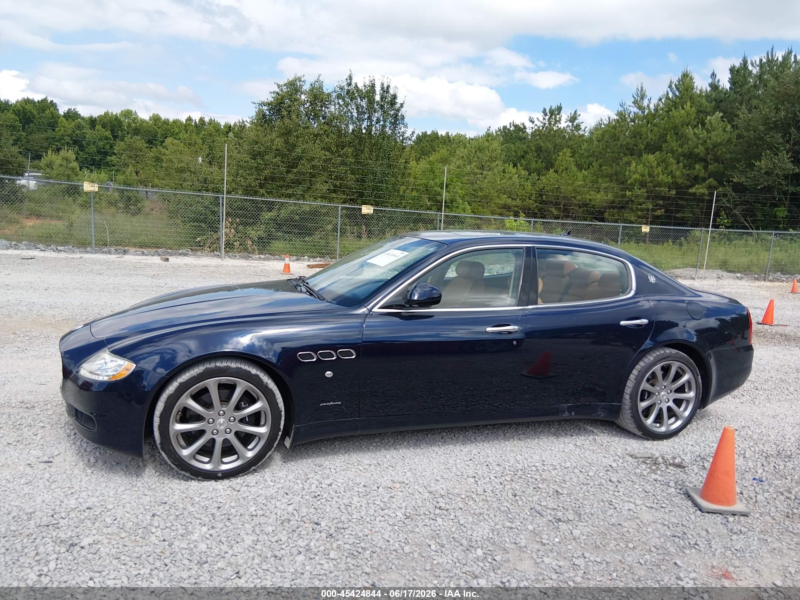 2011 Maserati Quattroporte Blue vin: ZAM39FKA380056248