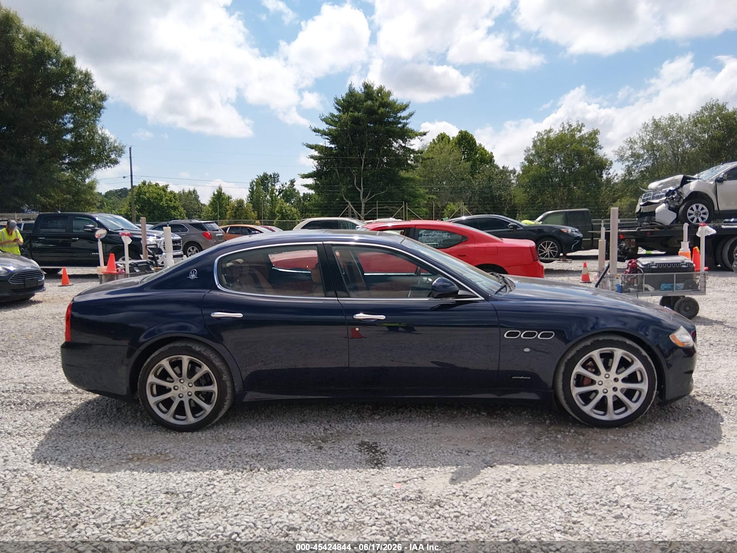 2011 Maserati Quattroporte Blue vin: ZAM39FKA380056248