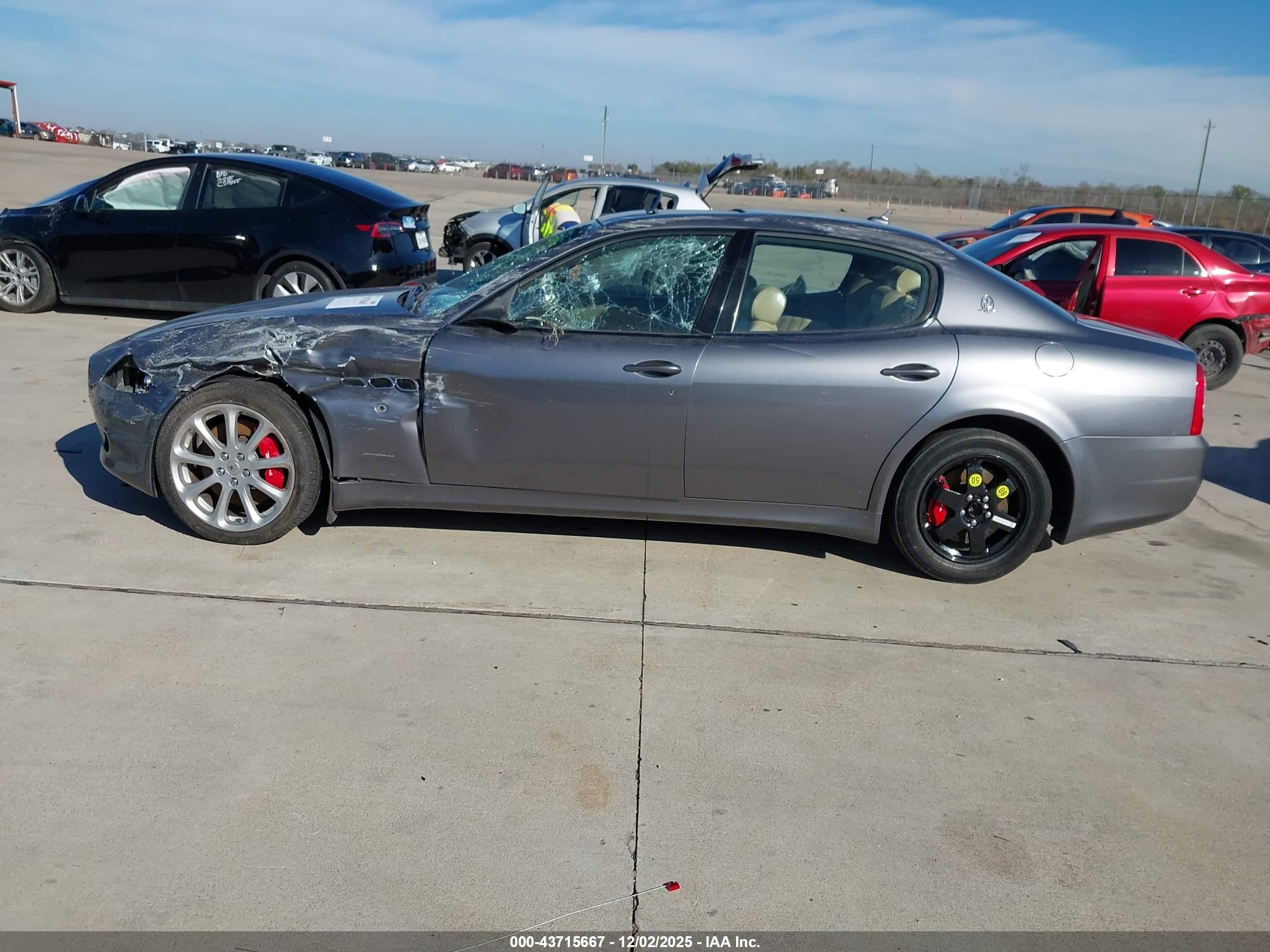 2011 Maserati Quattroporte S Серый vin: ZAM39JKA3B0054986