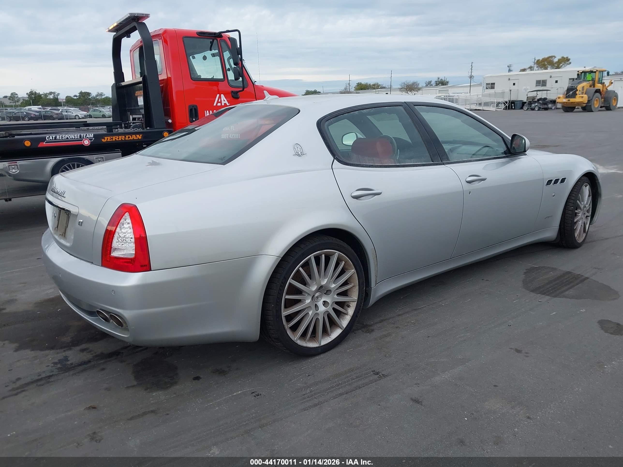 2011 Maserati Quattroporte S Silver vin: ZAM39JKA8B0054367