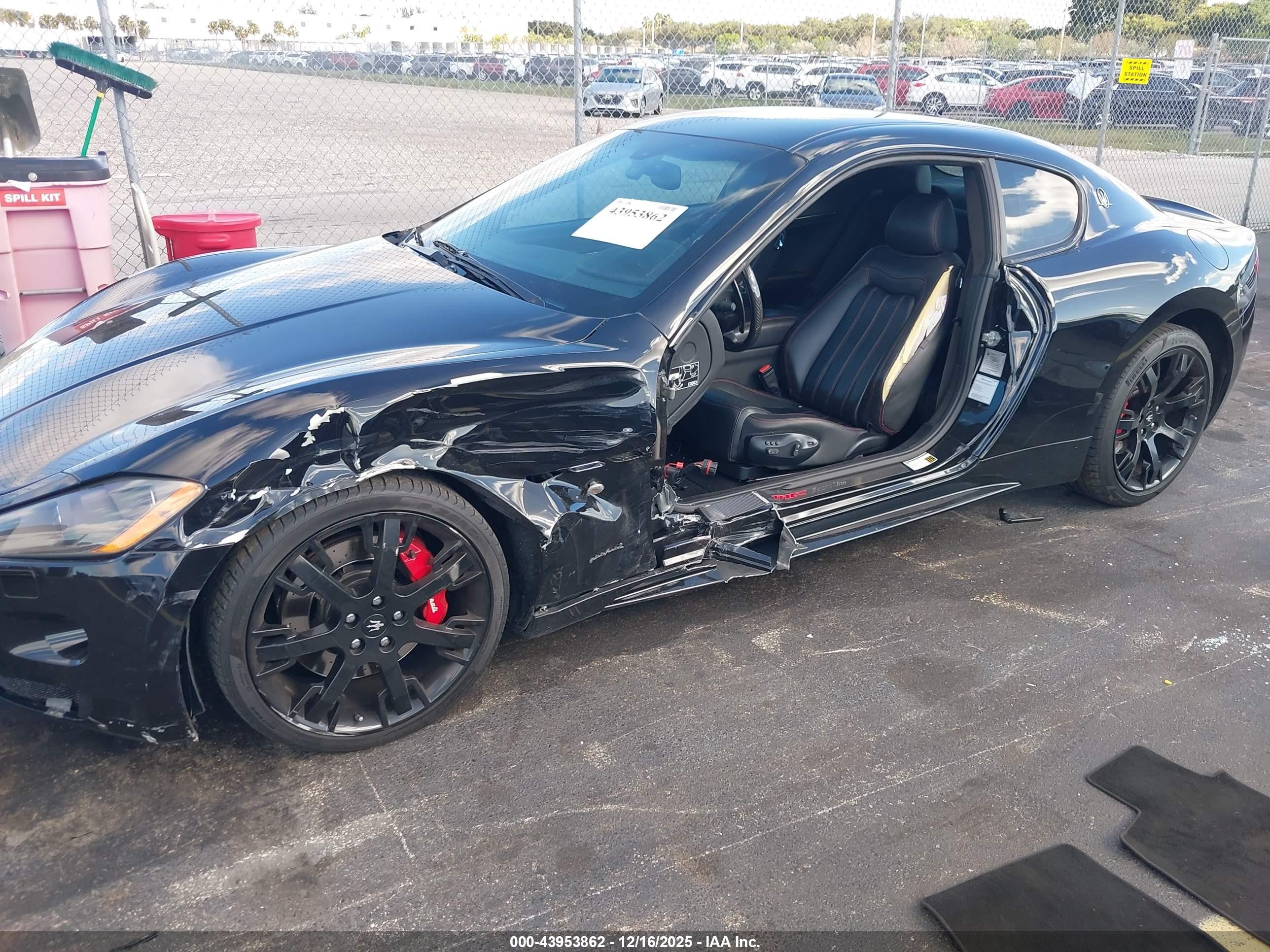 2011 Maserati Granturismo S Automatic Black vin: ZAM45KLA0B0058384