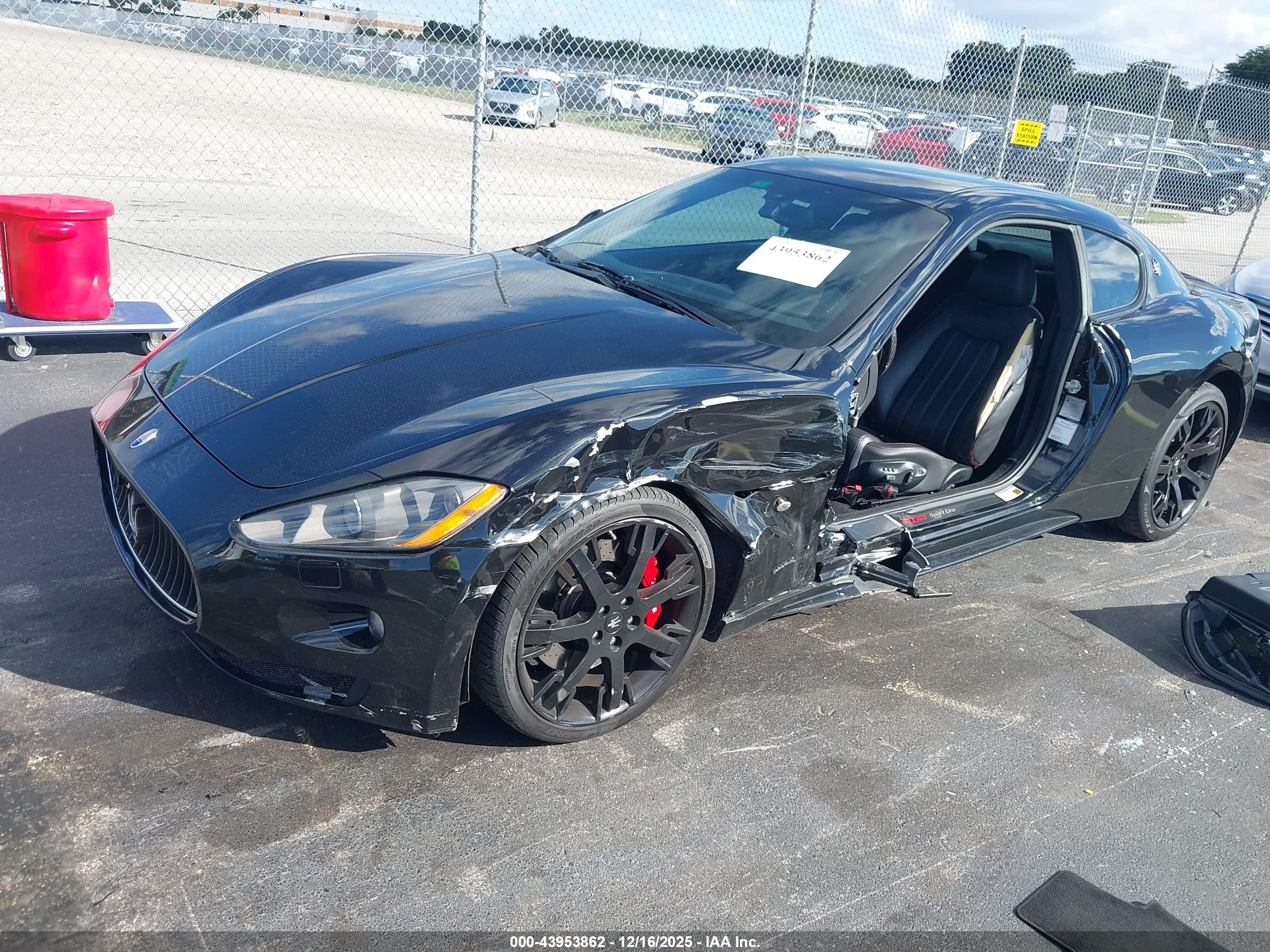 2011 Maserati Granturismo S Automatic Black vin: ZAM45KLA0B0058384