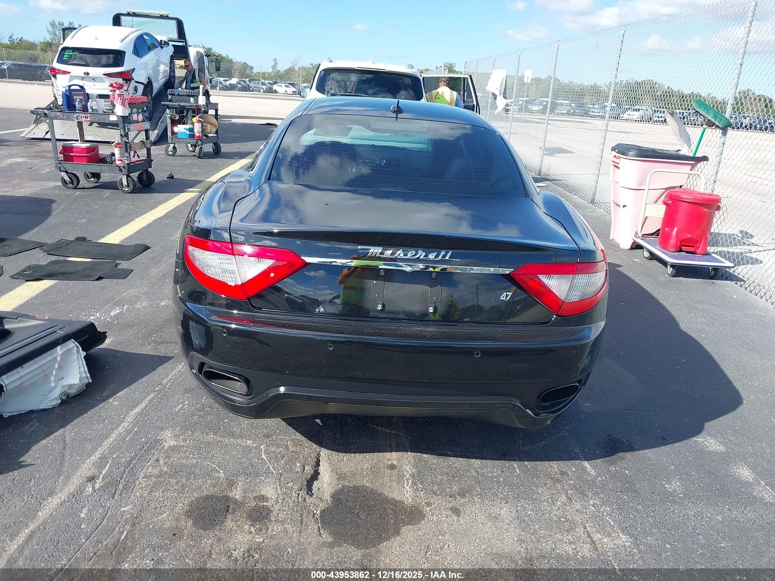 2011 Maserati Granturismo S Automatic Black vin: ZAM45KLA0B0058384