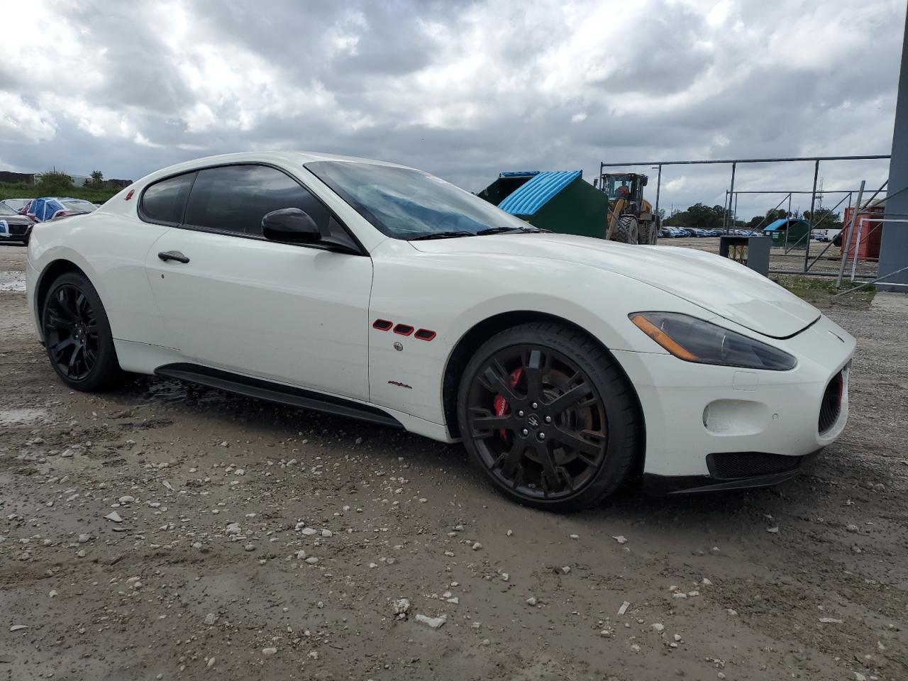 2010 Maserati Granturismo S White vin: ZAM45KLA1A0051944