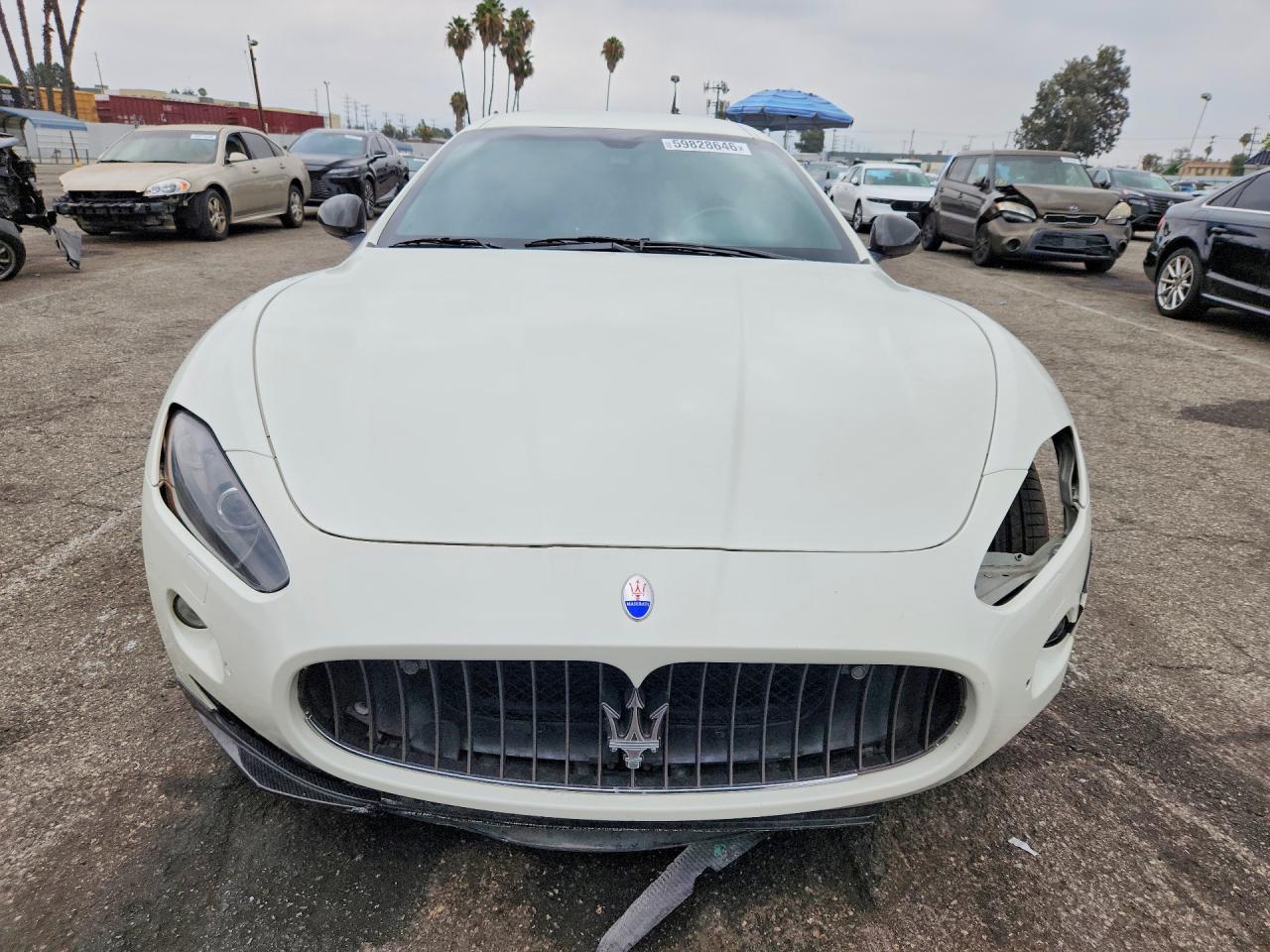 2010 Maserati Granturismo S White vin: ZAM45KLA1A0052821