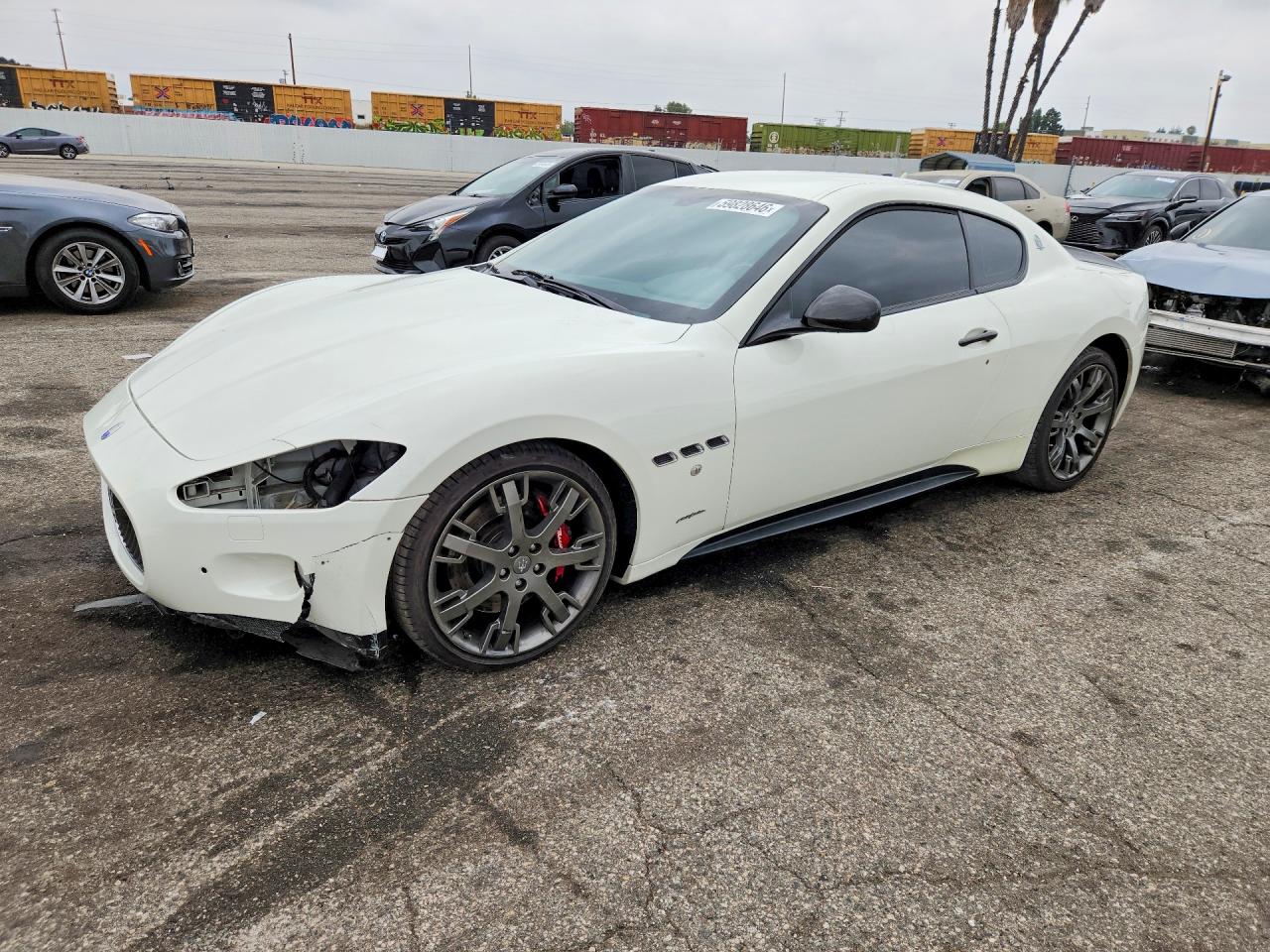 2010 Maserati Granturismo S White vin: ZAM45KLA1A0052821