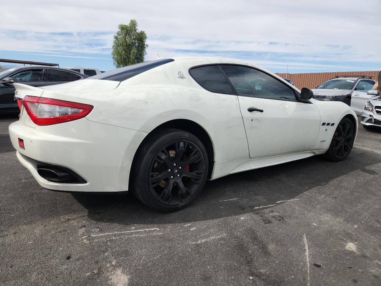 2010 Maserati Granturismo S White vin: ZAM45KLA4A0051291
