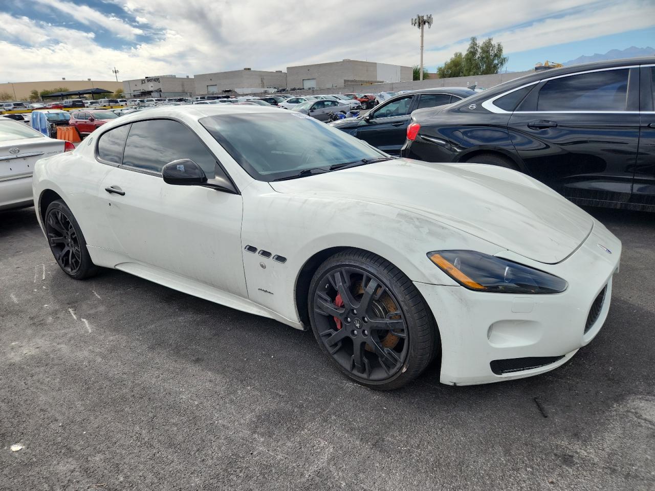 2010 Maserati Granturismo S White vin: ZAM45KLA4A0051291