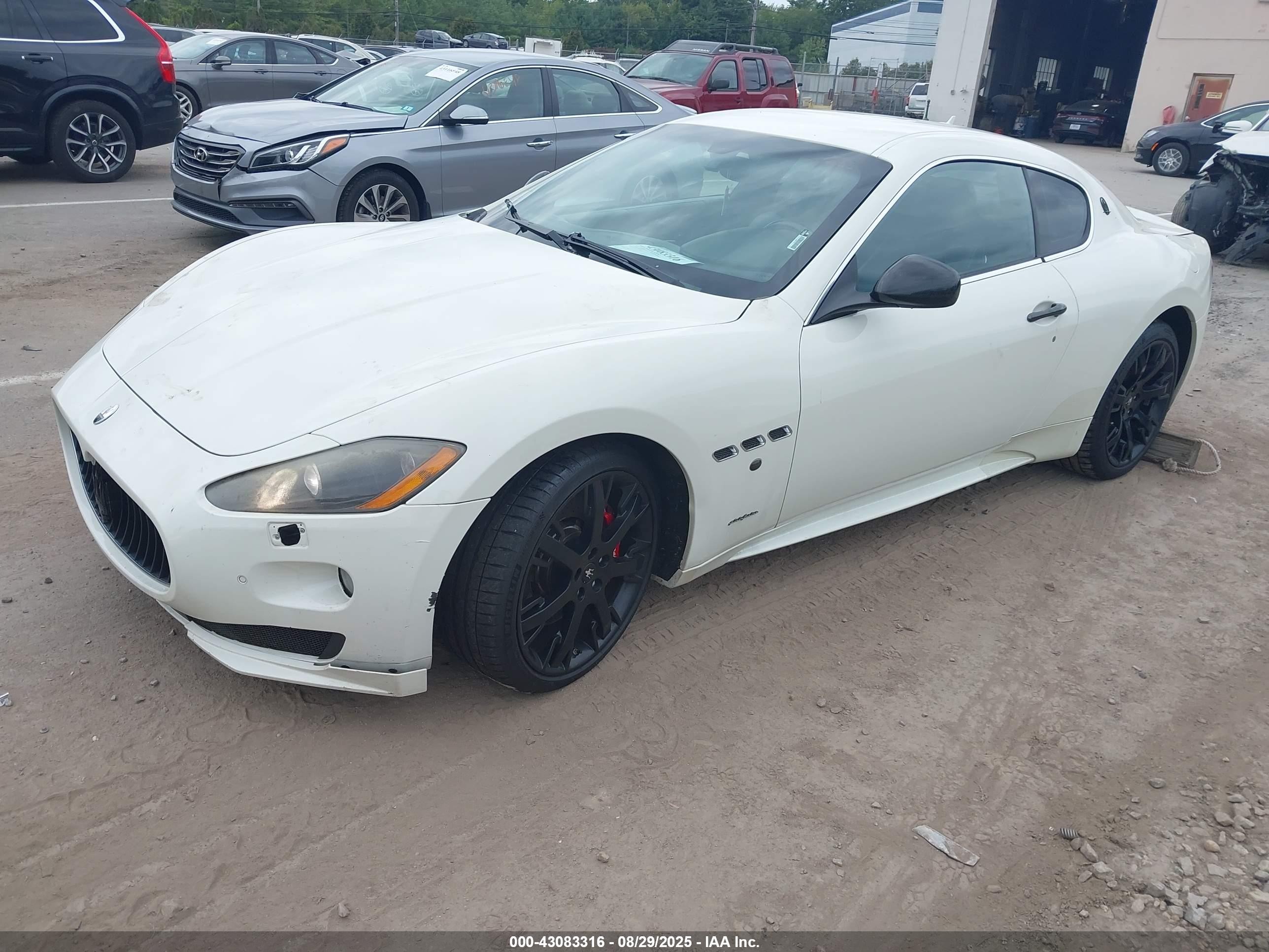 2012 Maserati Granturismo S Automatic White vin: ZAM45KLA6C0062246