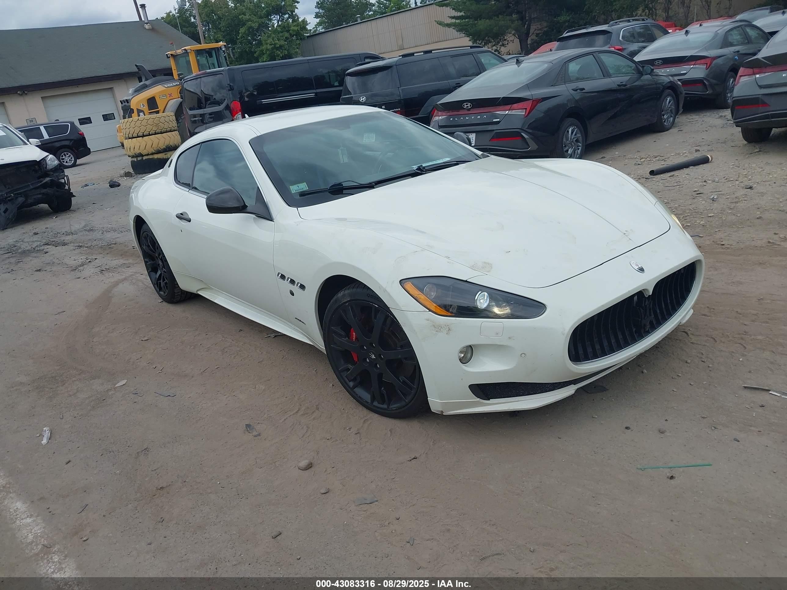 2012 Maserati Granturismo S Automatic Белый vin: ZAM45KLA6C0062246