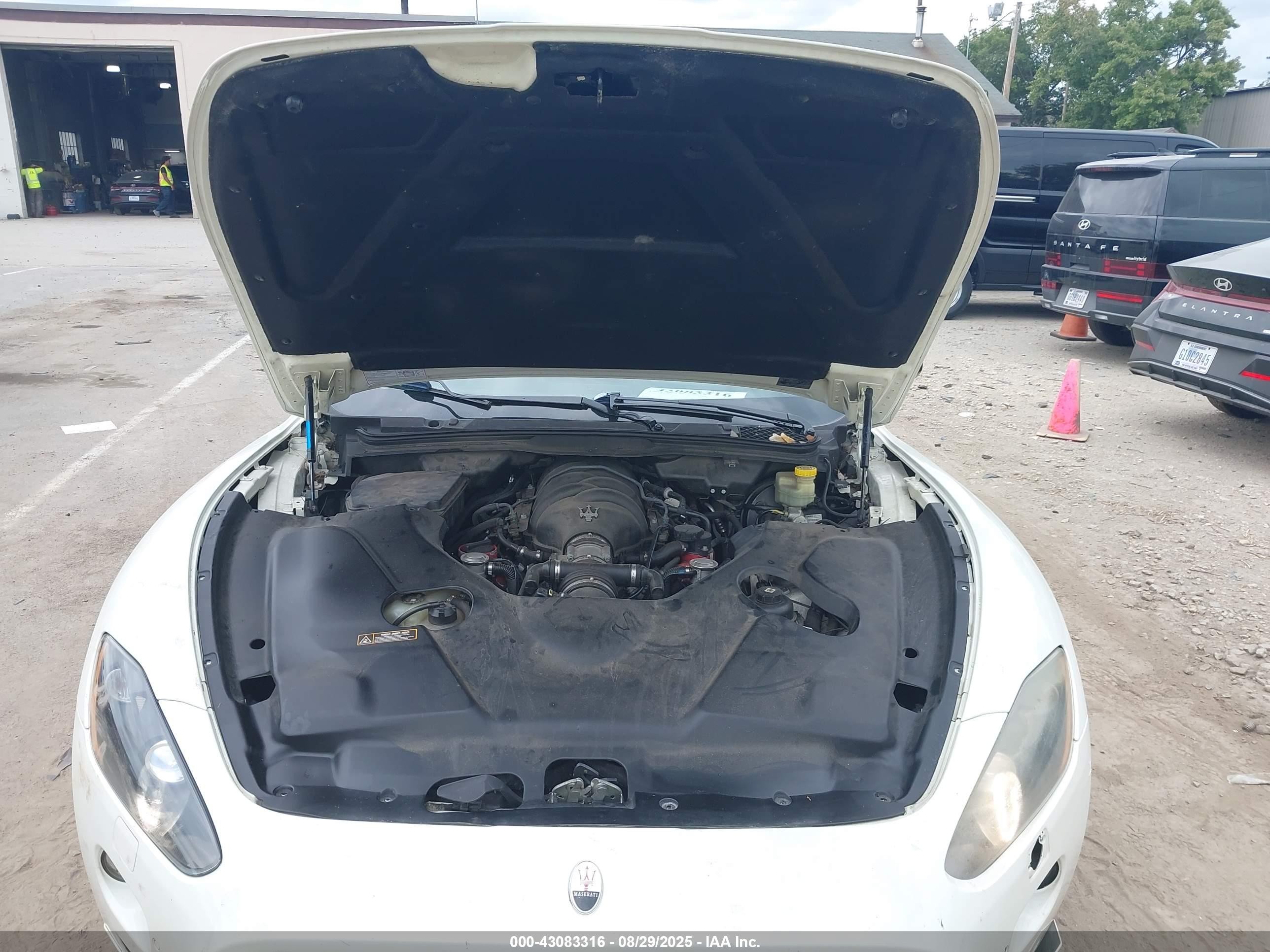 2012 Maserati Granturismo S Automatic White vin: ZAM45KLA6C0062246