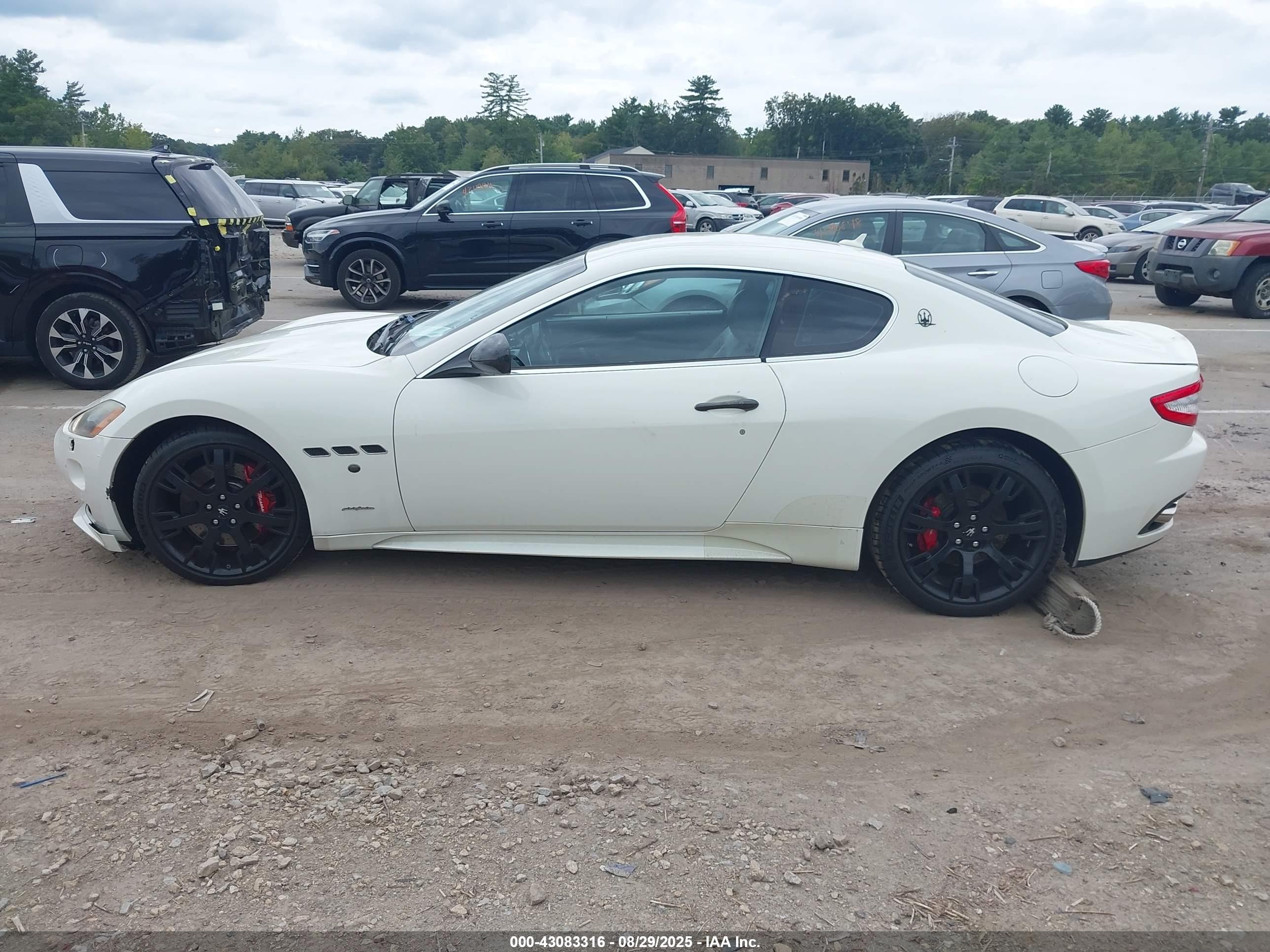 2012 Maserati Granturismo S Automatic White vin: ZAM45KLA6C0062246
