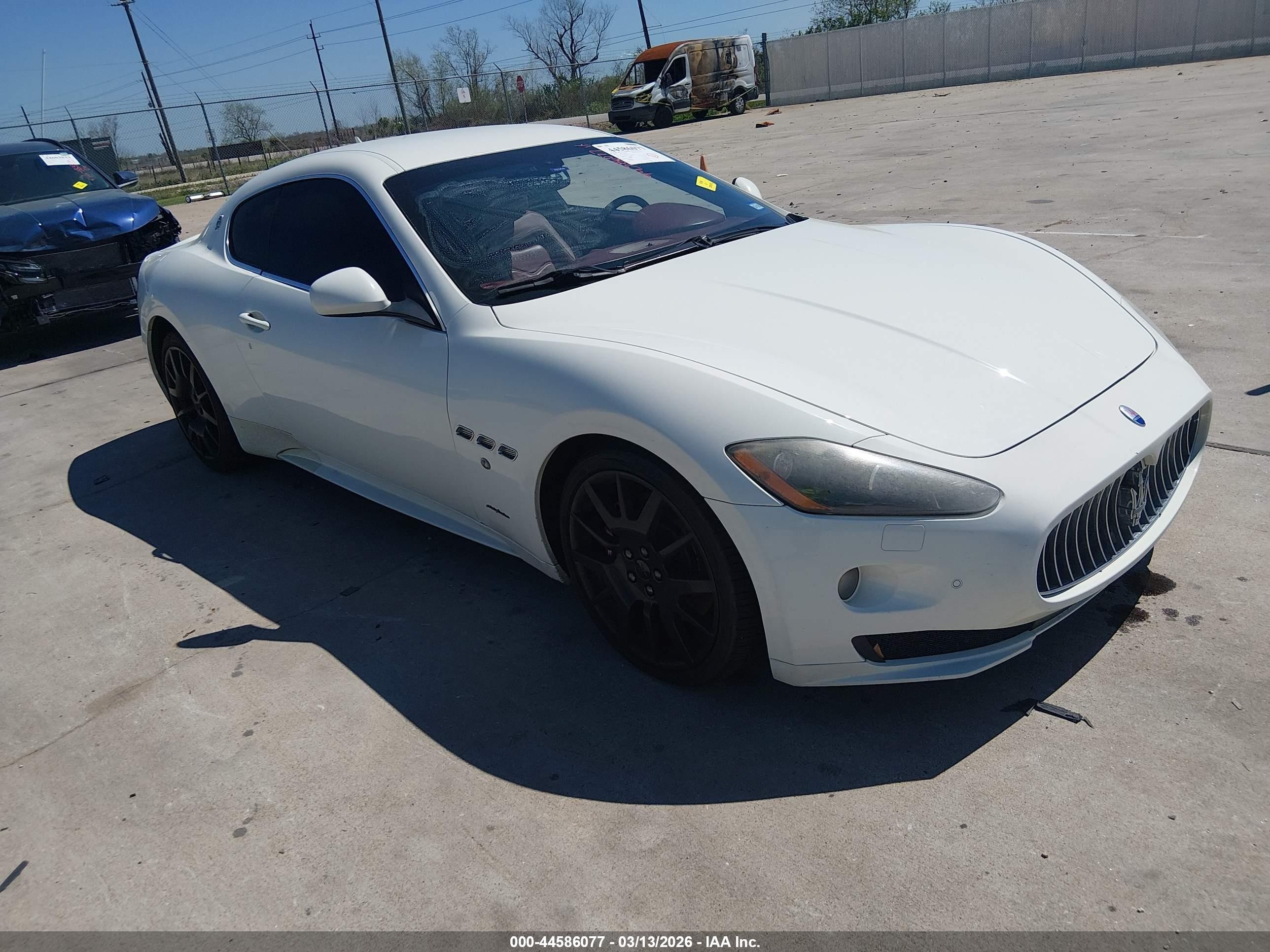 2012 Maserati Granturismo S Automatic White vin: ZAM45KLA6C0063977