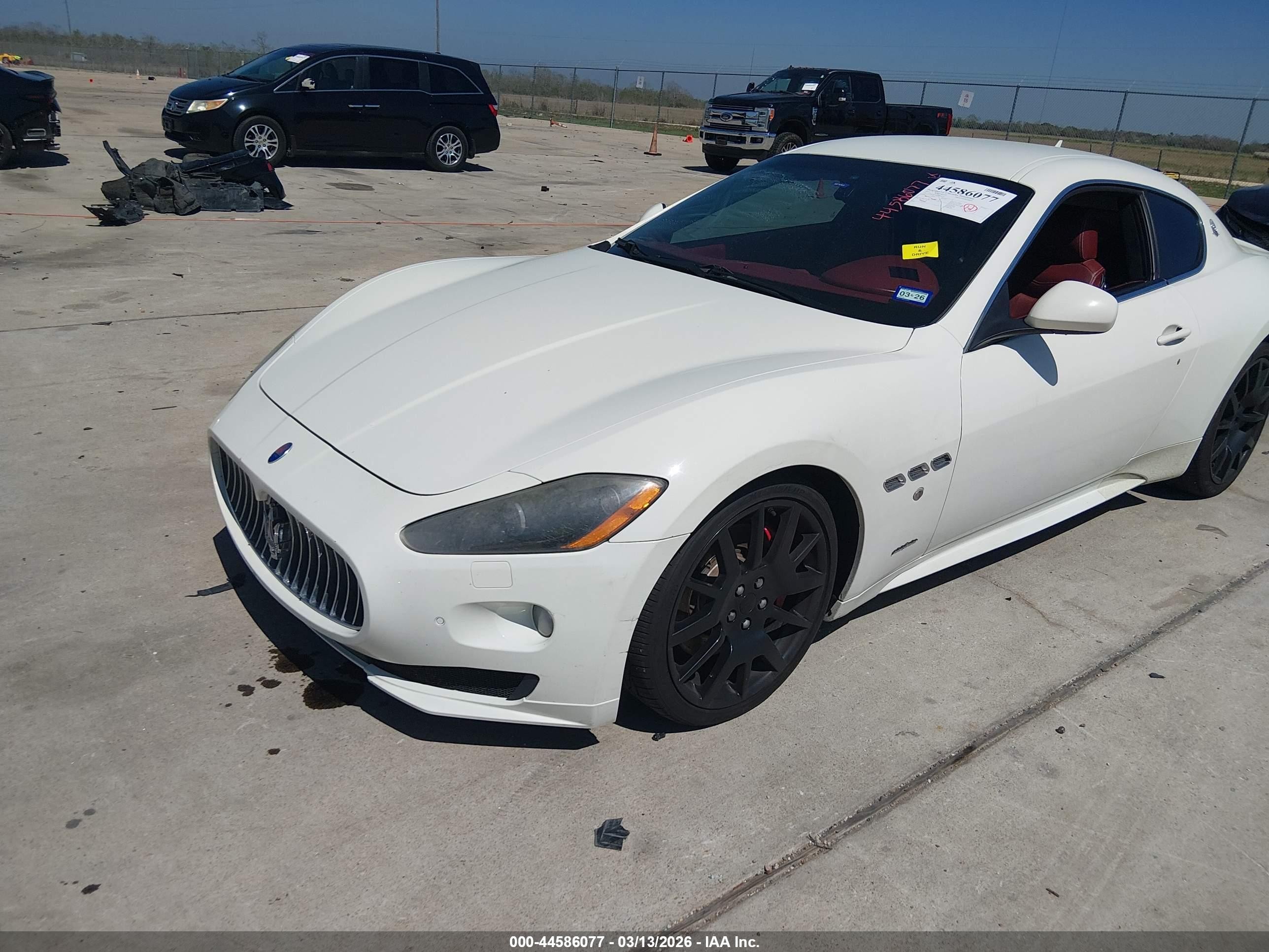 2012 Maserati Granturismo S Automatic White vin: ZAM45KLA6C0063977