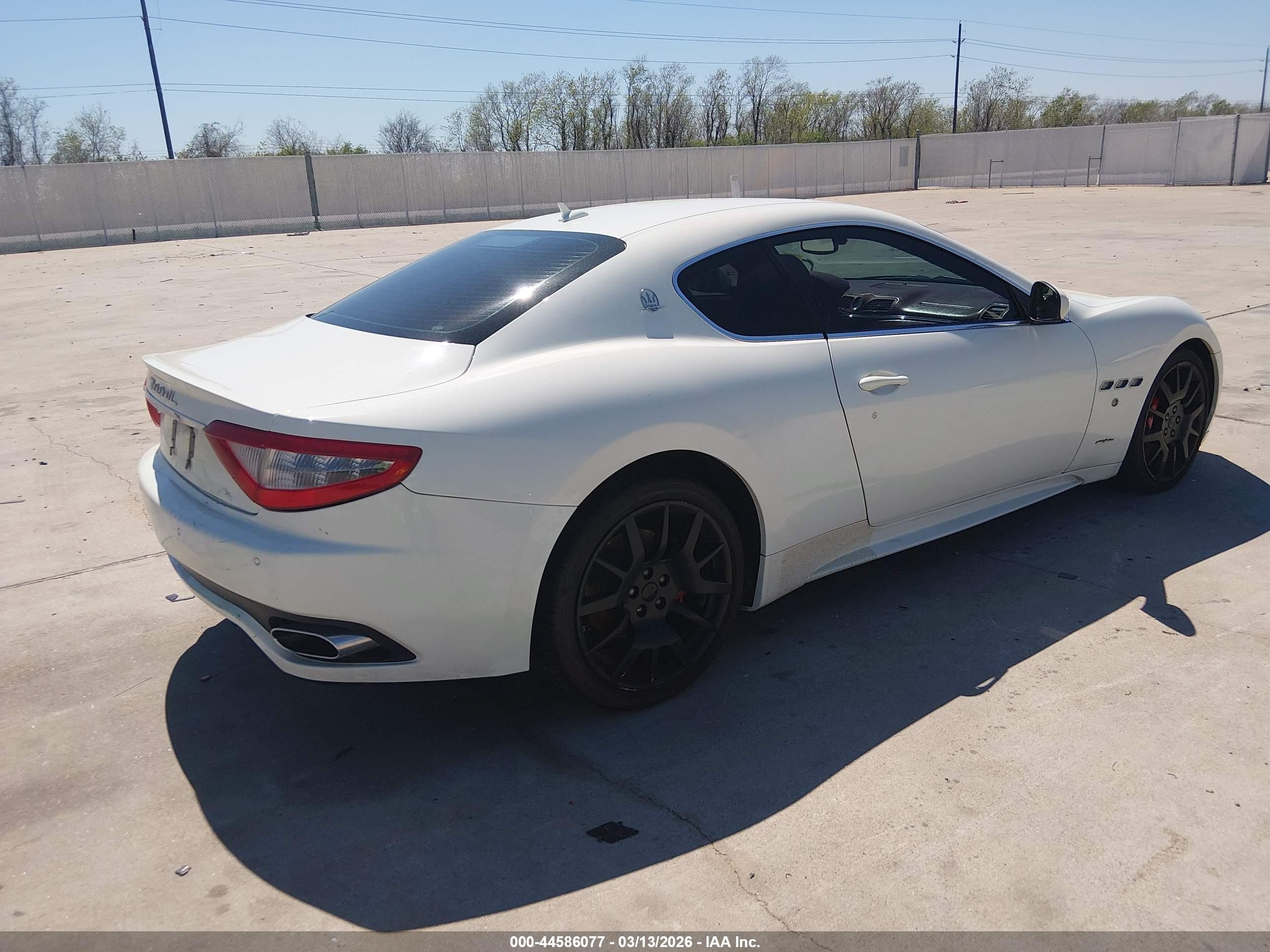 2012 Maserati Granturismo S Automatic White vin: ZAM45KLA6C0063977