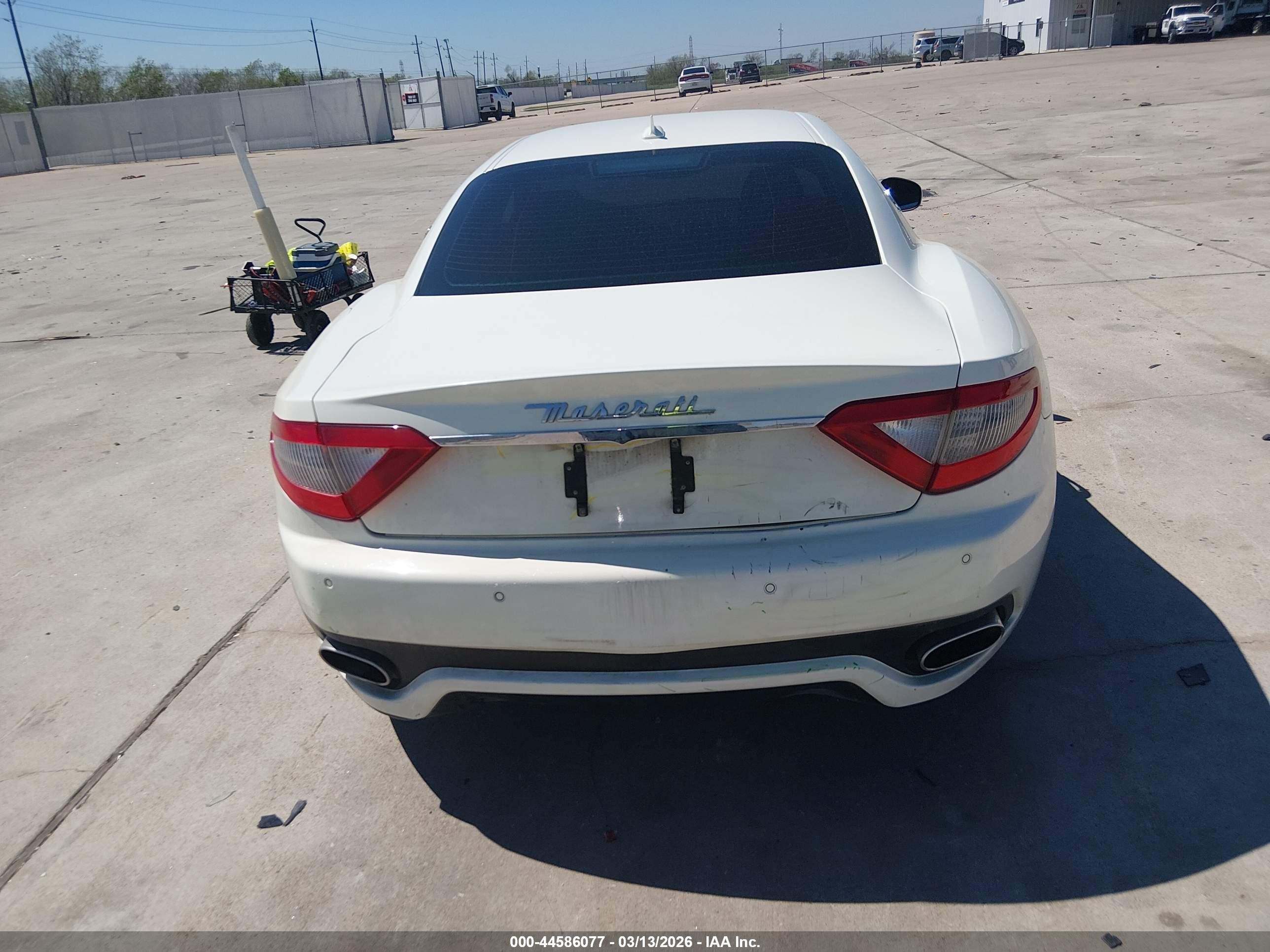 2012 Maserati Granturismo S Automatic White vin: ZAM45KLA6C0063977
