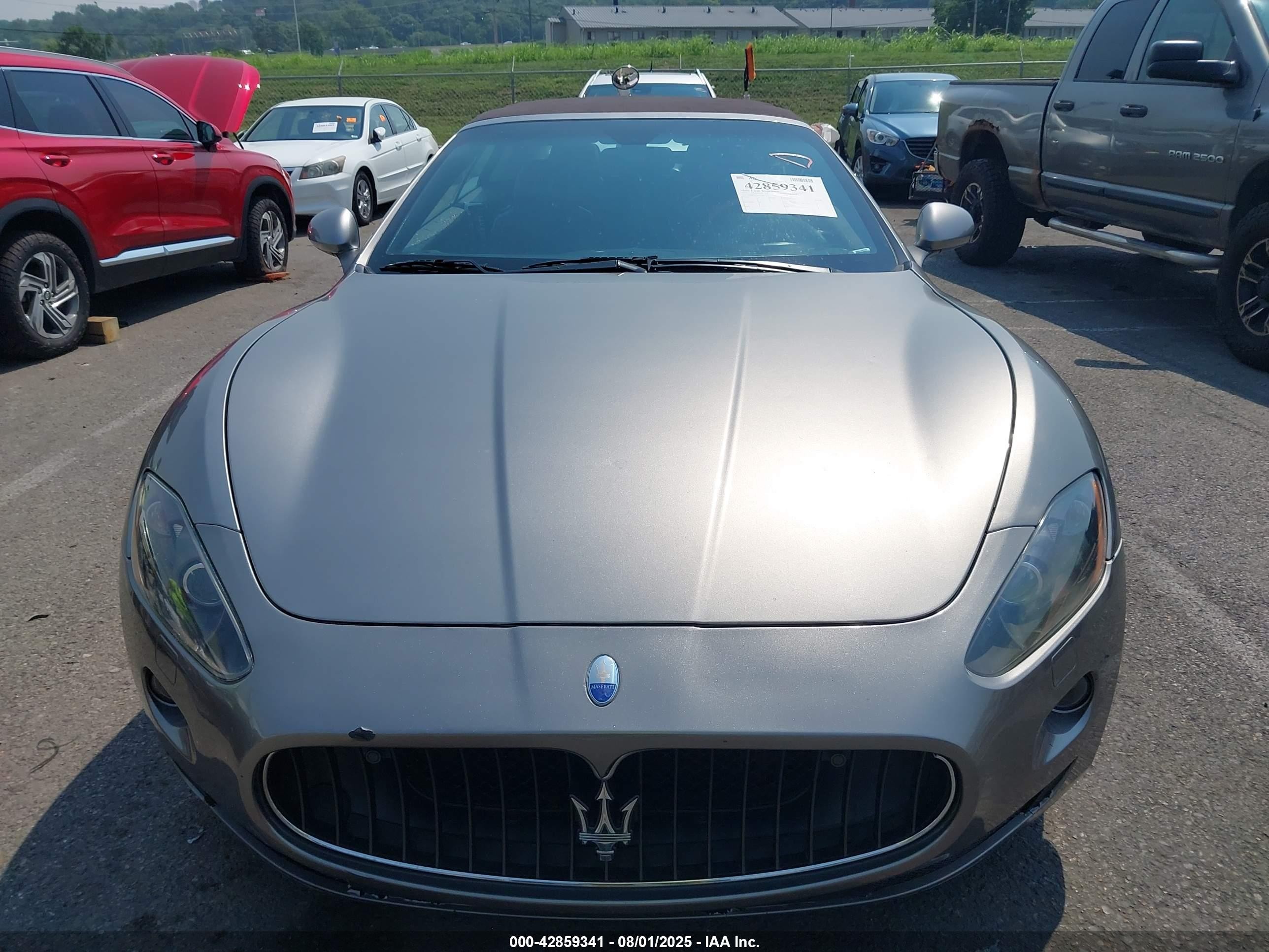 2010 Maserati Granturismo   Silver vin: ZAM45KMA0A0052372