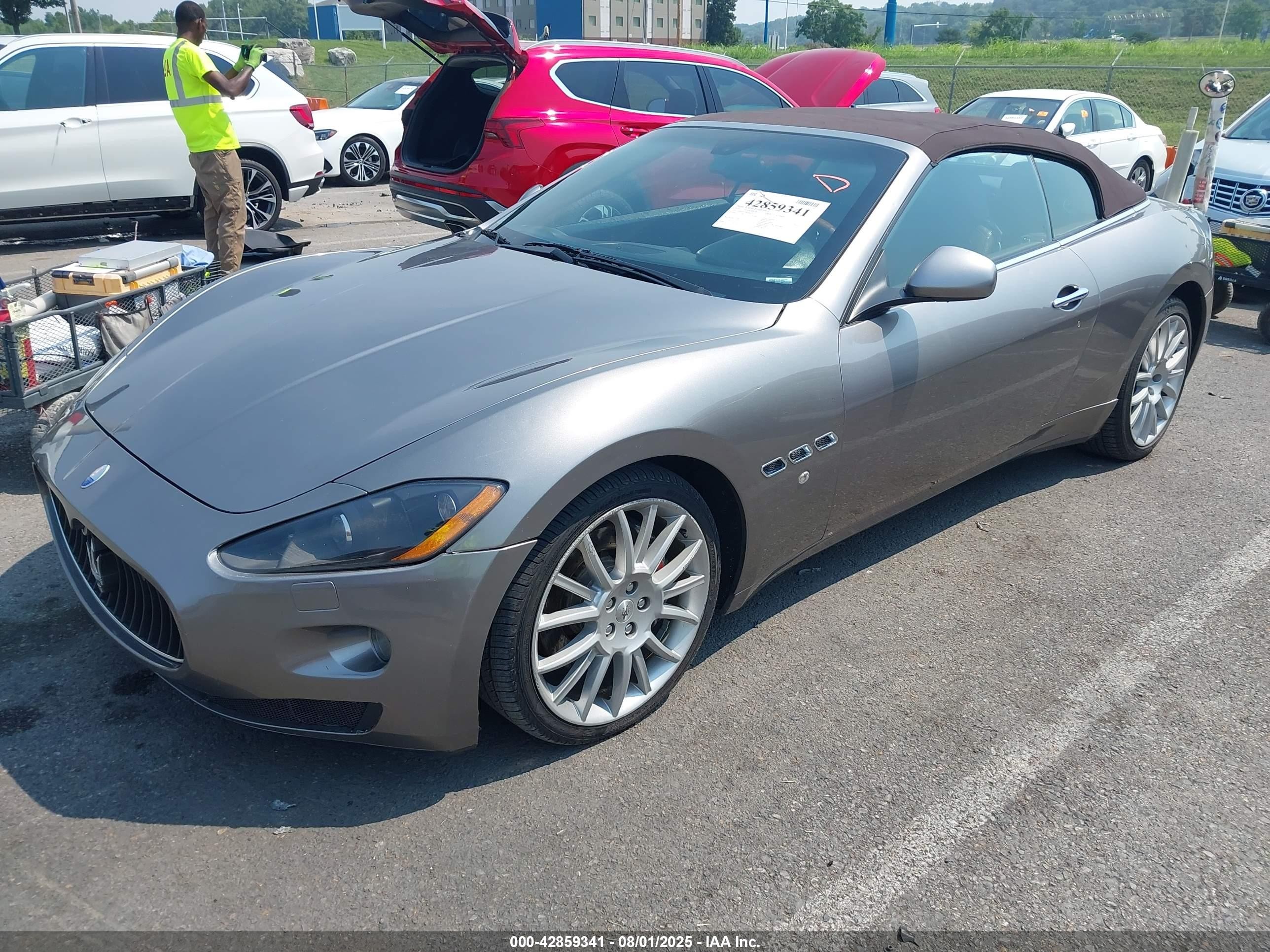 2010 Maserati Granturismo   Silver vin: ZAM45KMA0A0052372
