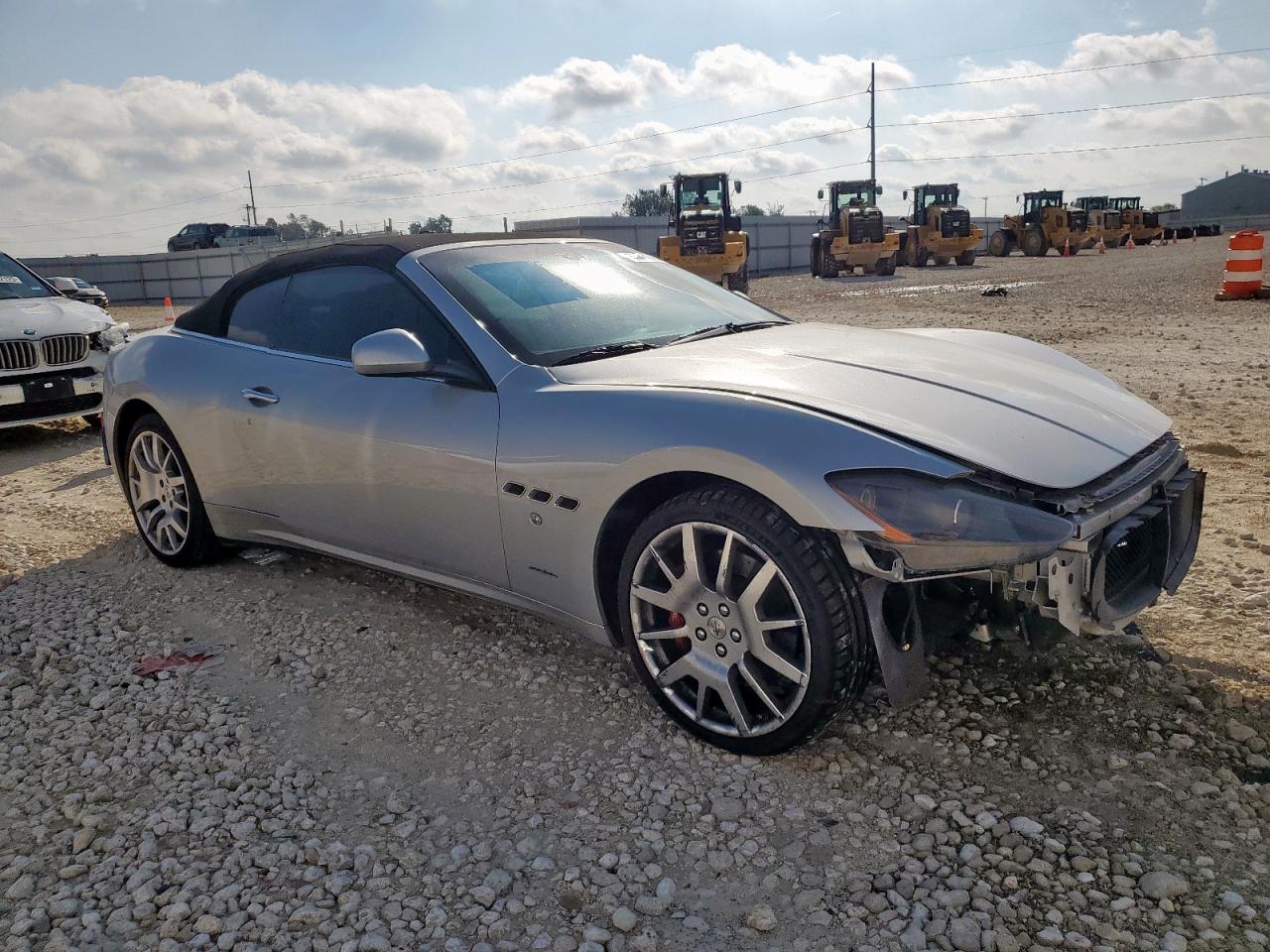 2010 Maserati Granturismo Silver vin: ZAM45KMA2A0052244