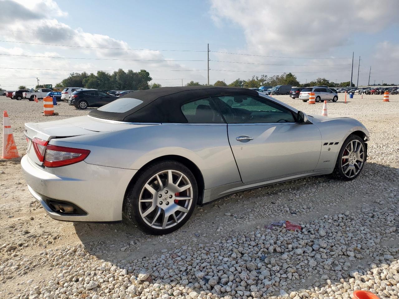 2010 Maserati Granturismo Silver vin: ZAM45KMA2A0052244