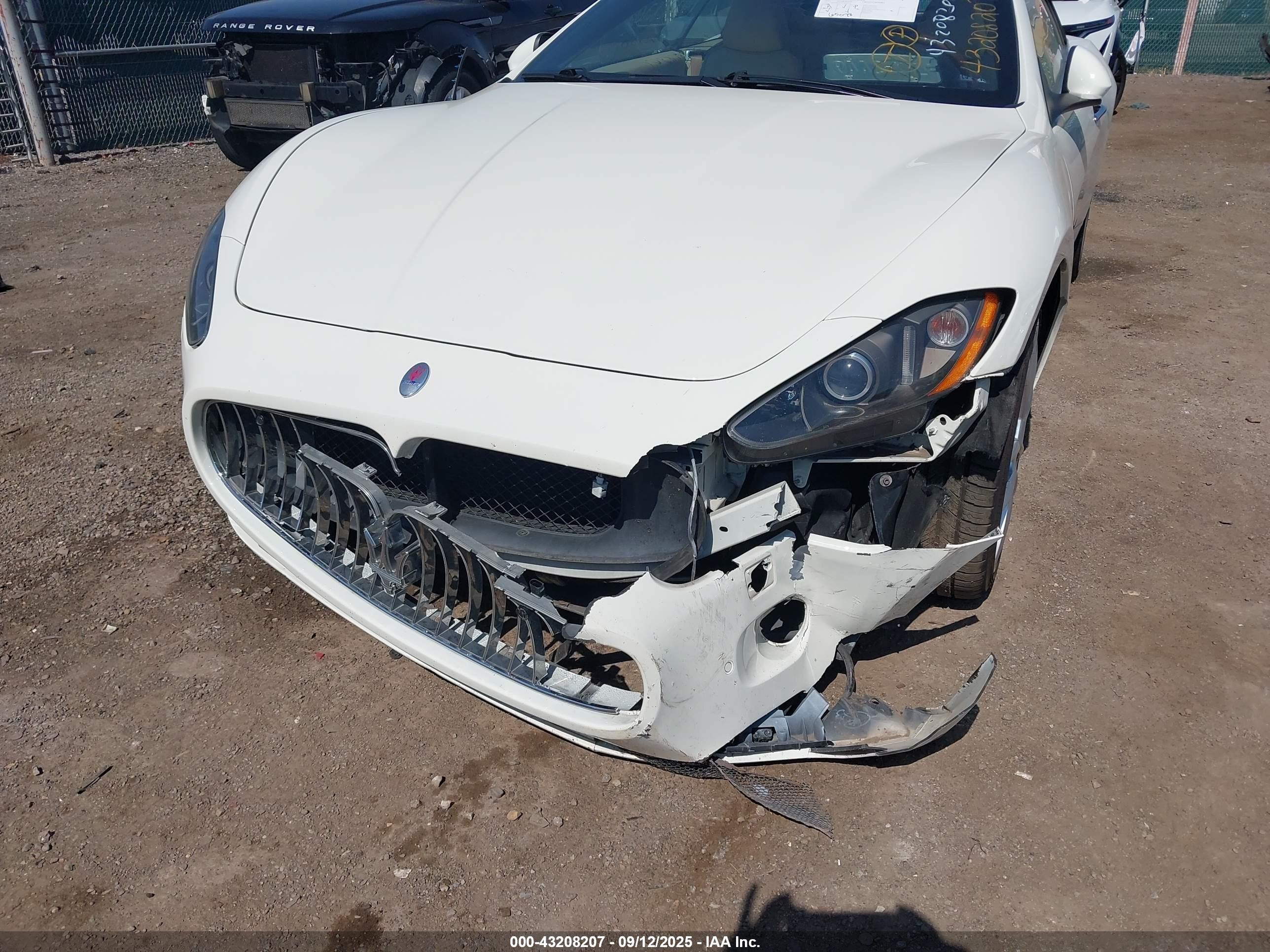 2012 Maserati Granturismo   White vin: ZAM45KMA2C0066261