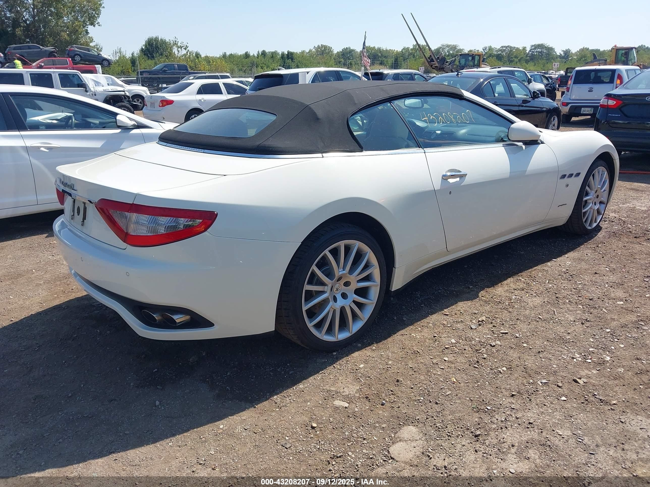 2012 Maserati Granturismo   White vin: ZAM45KMA2C0066261