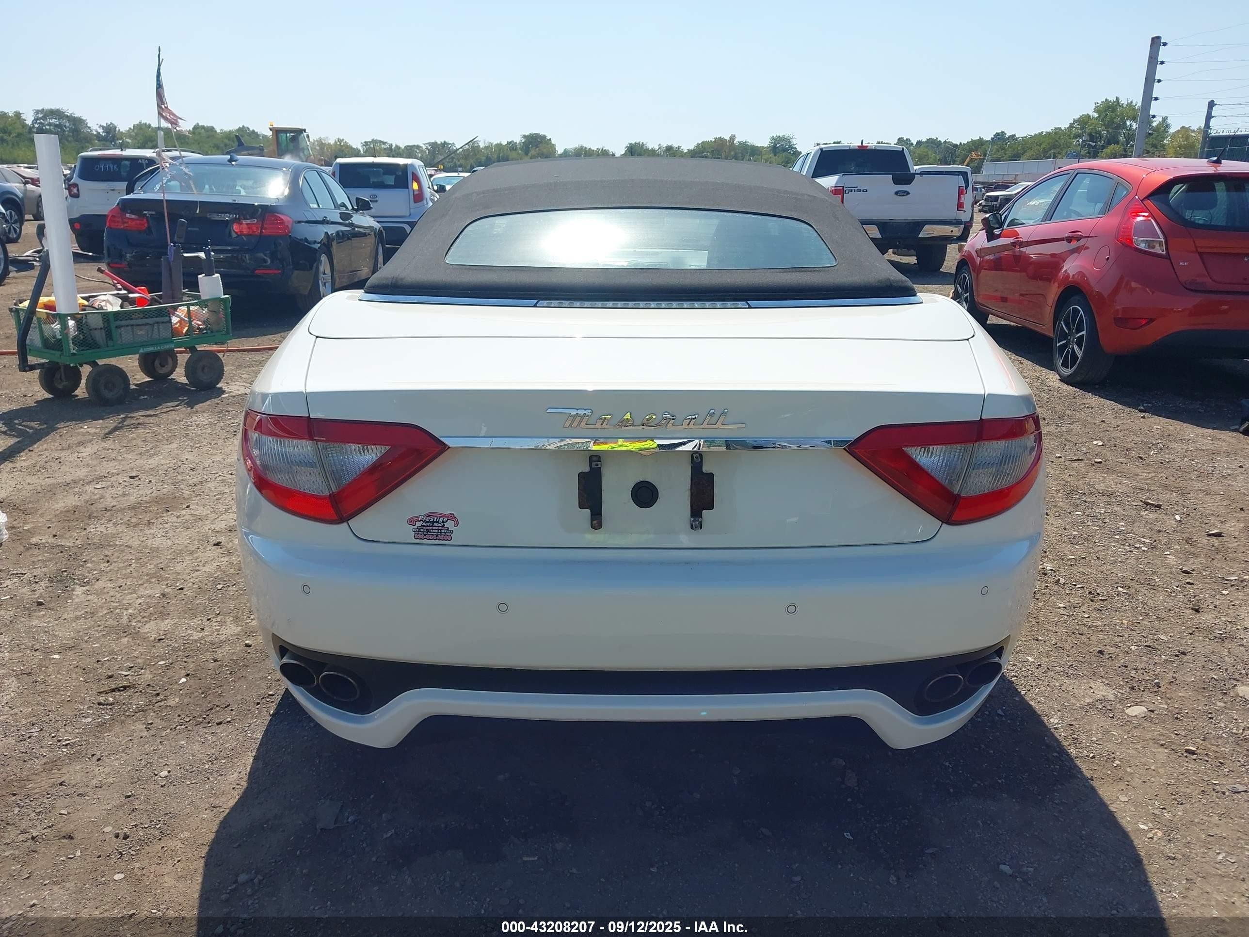 2012 Maserati Granturismo   White vin: ZAM45KMA2C0066261