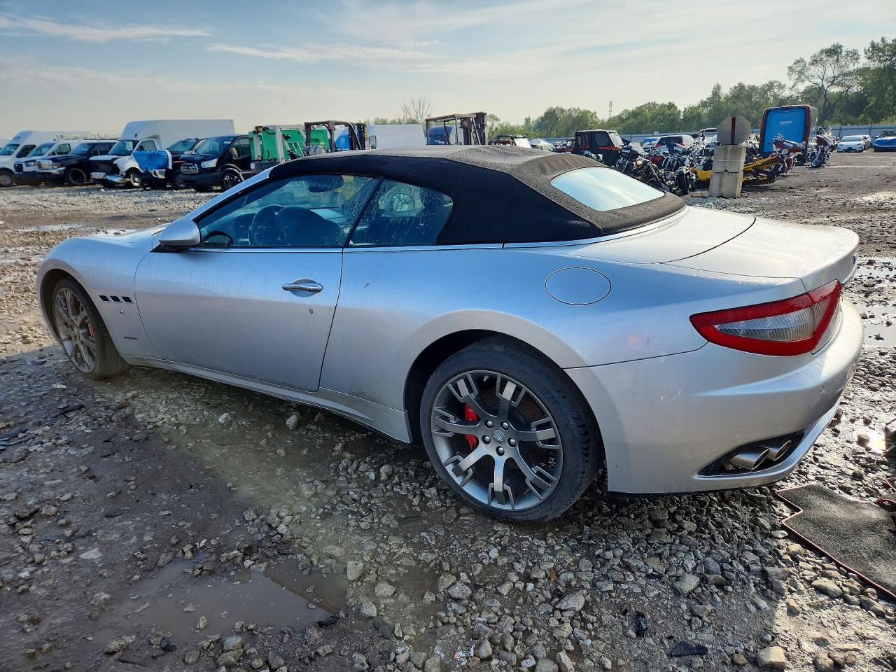 2011 Maserati Granturismo S Silver vin: ZAM45KMA4B0057057