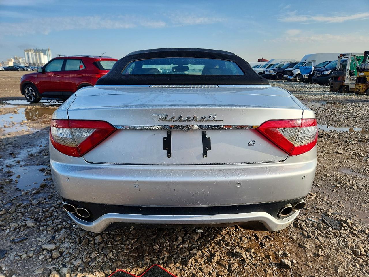2011 Maserati Granturismo S Silver vin: ZAM45KMA4B0057057