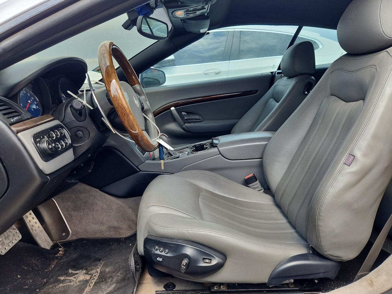 2010 Maserati Granturismo Silver vin: ZAM45KMA6A0052683
