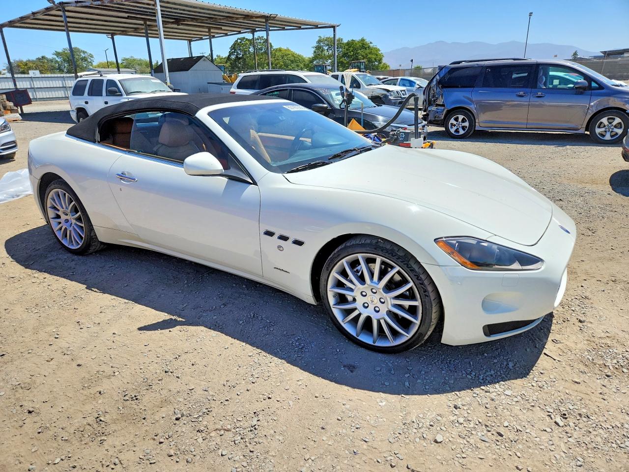 2010 Maserati Granturismo White vin: ZAM45KMA8A0052250