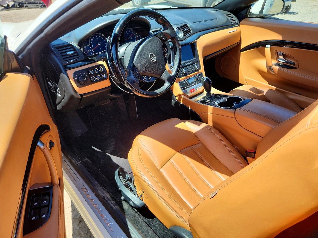 2010 Maserati Granturismo White vin: ZAM45KMA8A0052250