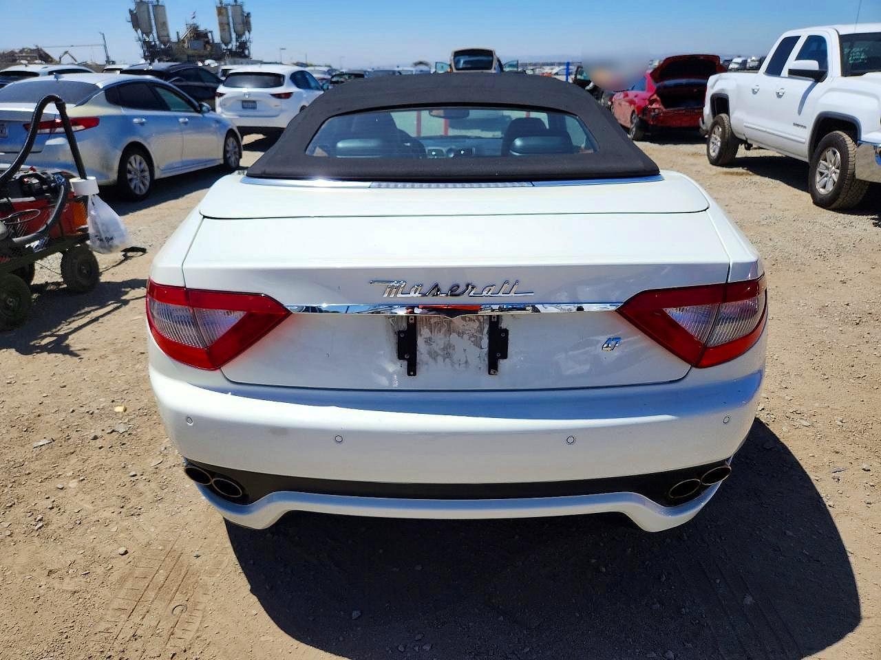 2010 Maserati Granturismo White vin: ZAM45KMA8A0052250